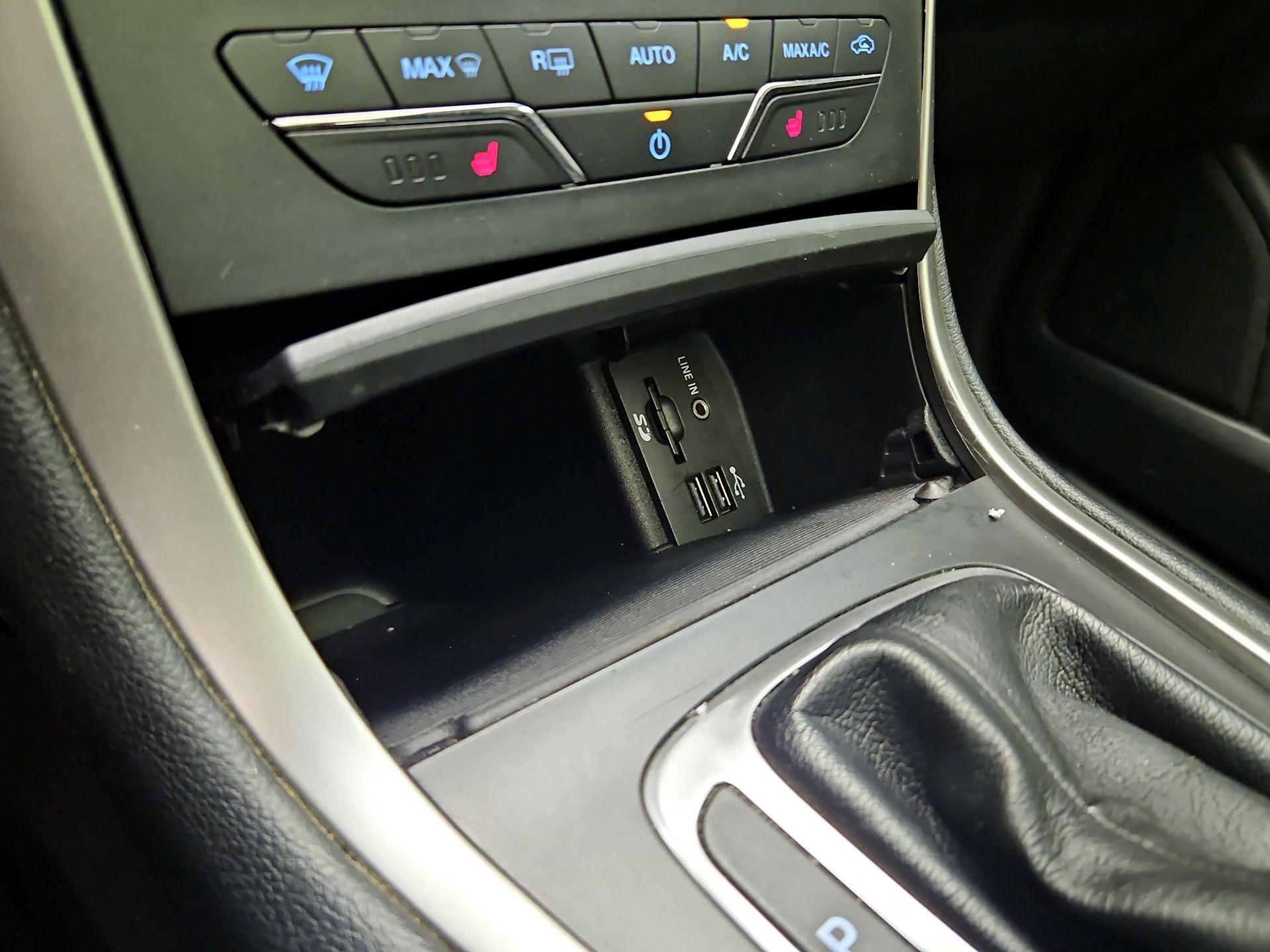 Thumbnail: 2015 Ford Edge - 19
