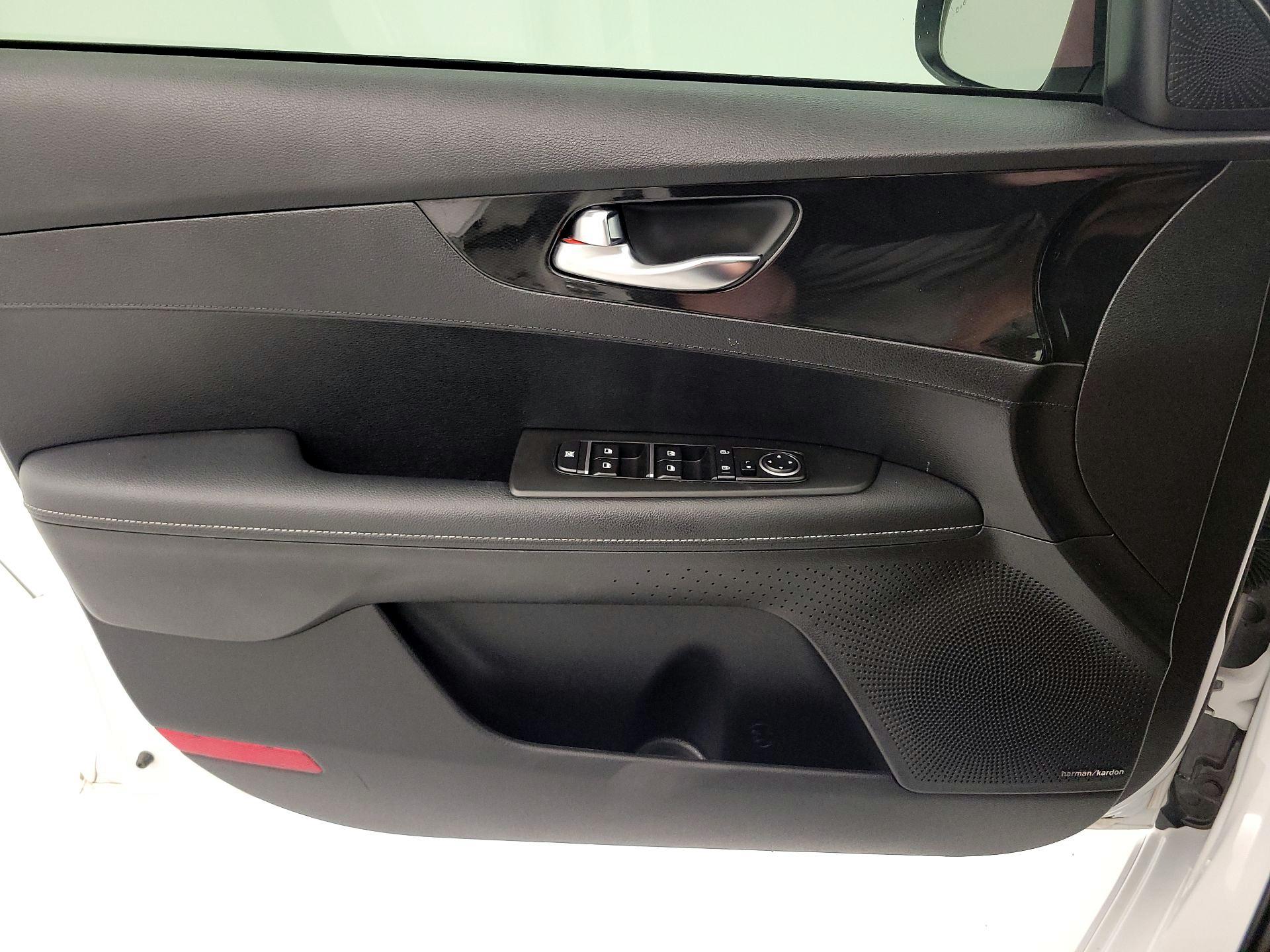 Thumbnail: 2024 Kia Forte - 12