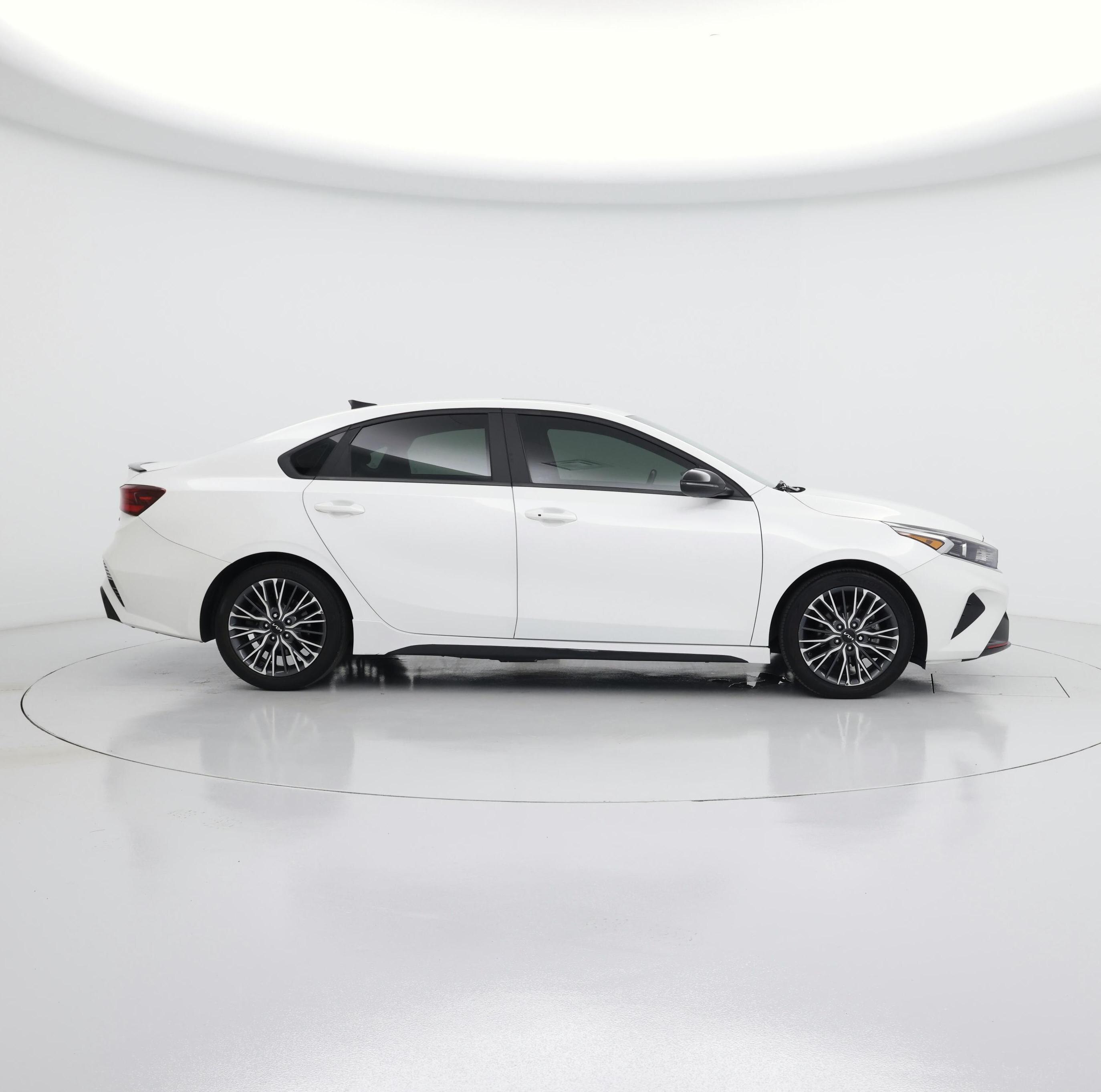 Thumbnail: 2024 Kia Forte - 7