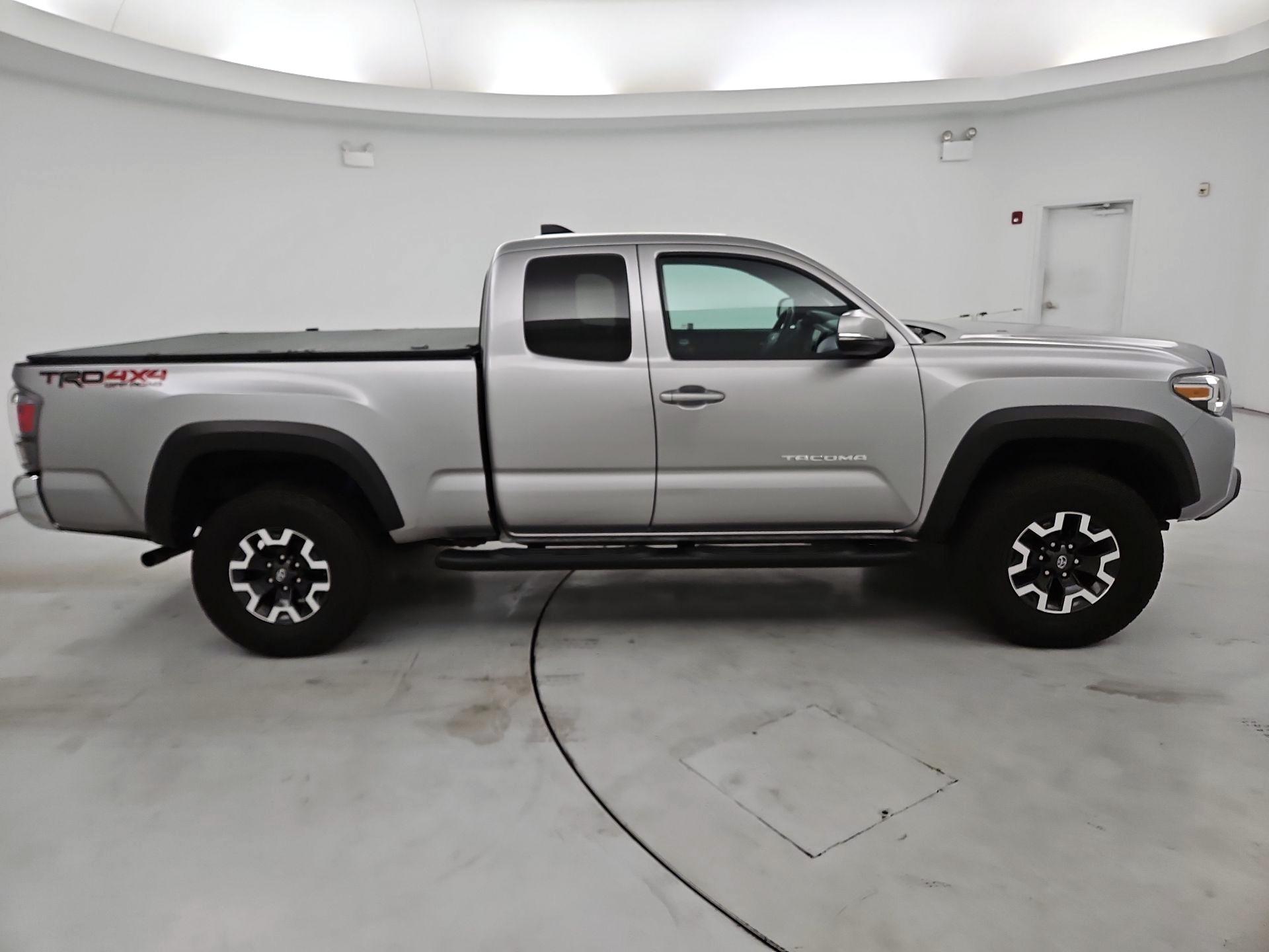 Thumbnail: 2020 Toyota Tacoma - 4
