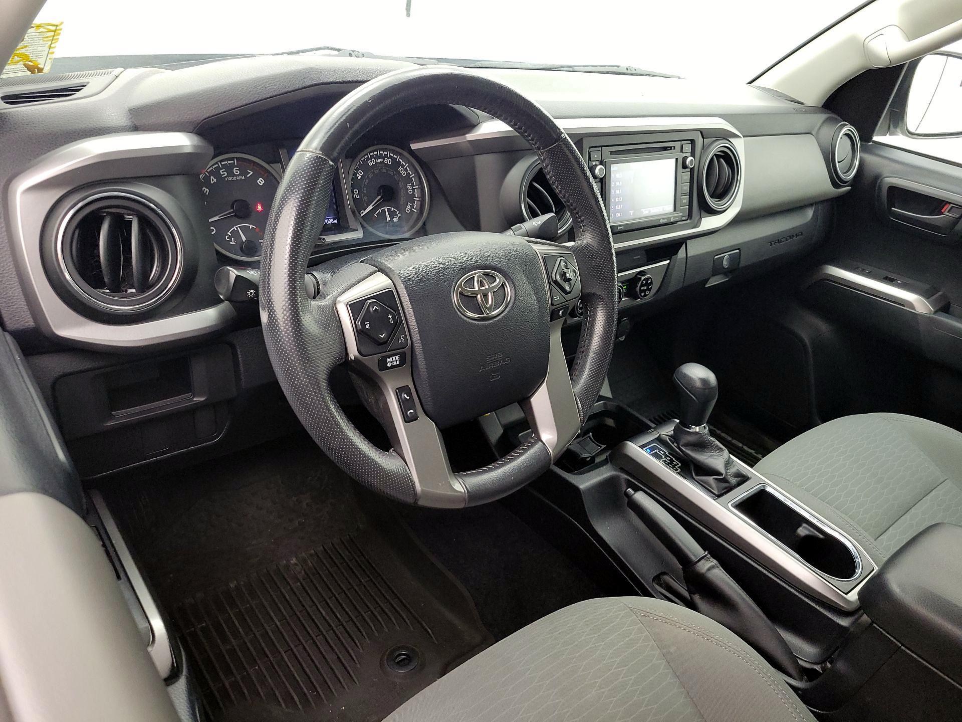 Thumbnail: 2016 Toyota Tacoma - 9