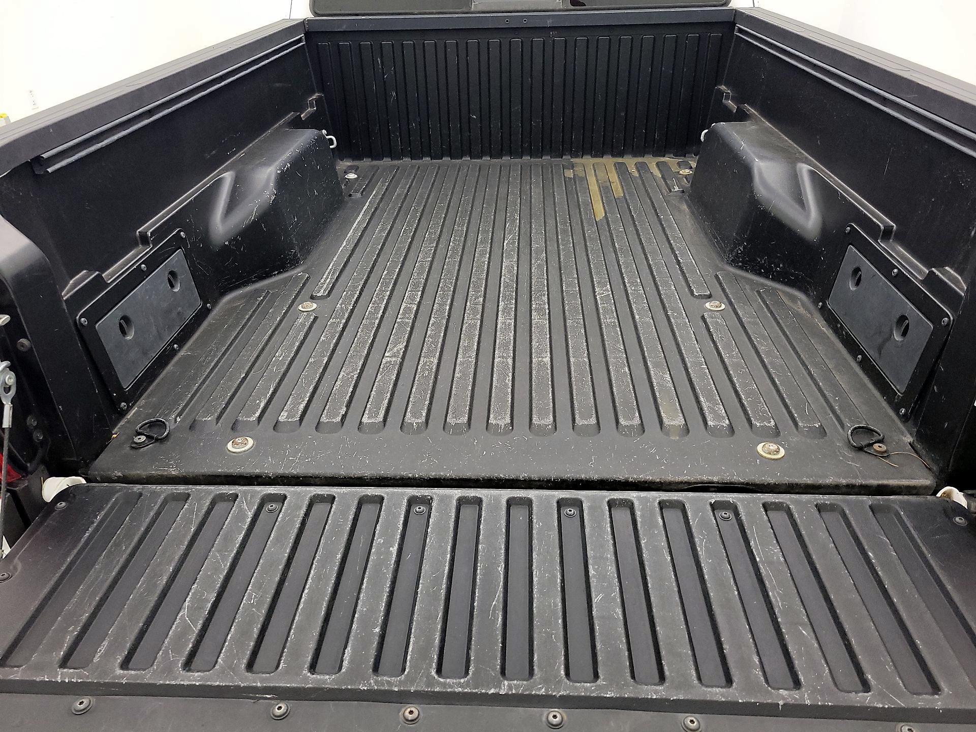 Thumbnail: 2016 Toyota Tacoma - 18