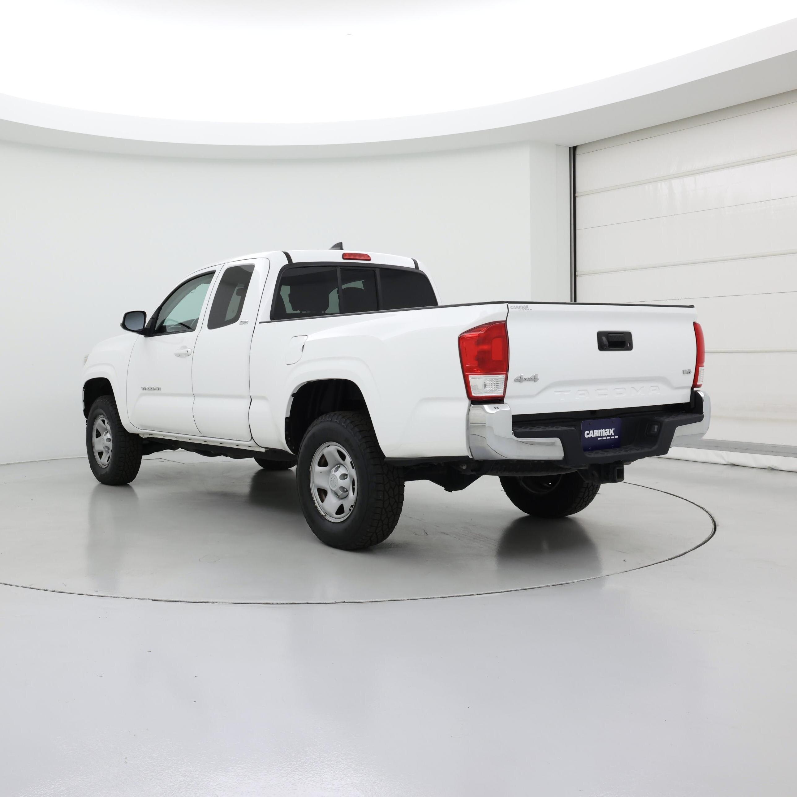 Thumbnail: 2016 Toyota Tacoma - 2