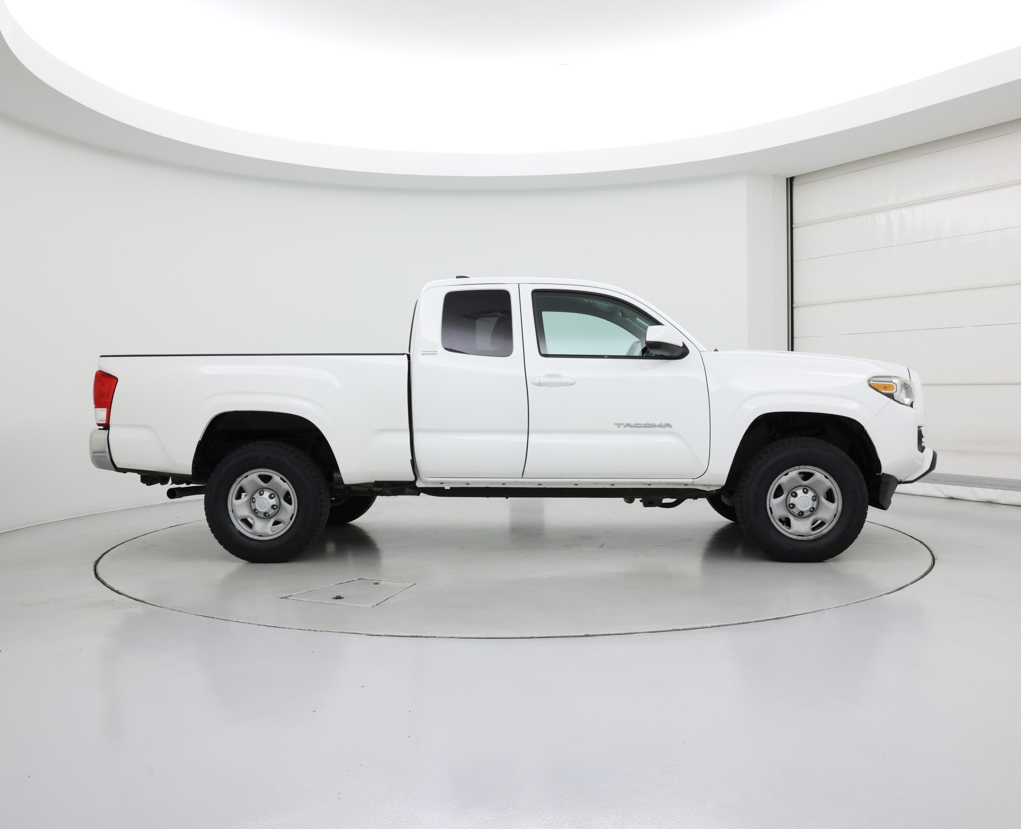 Thumbnail: 2016 Toyota Tacoma - 7
