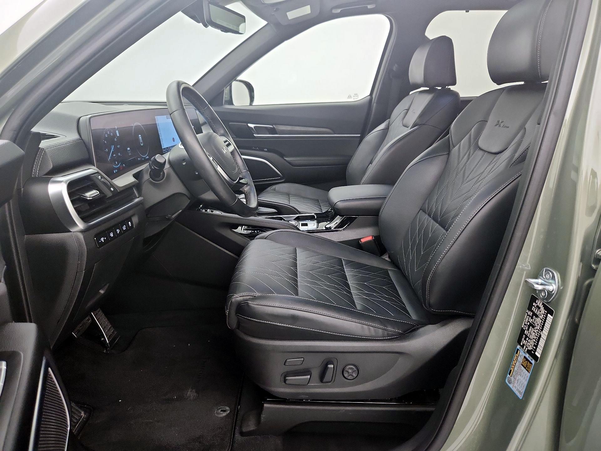 Thumbnail: 2023 Kia Telluride - 11