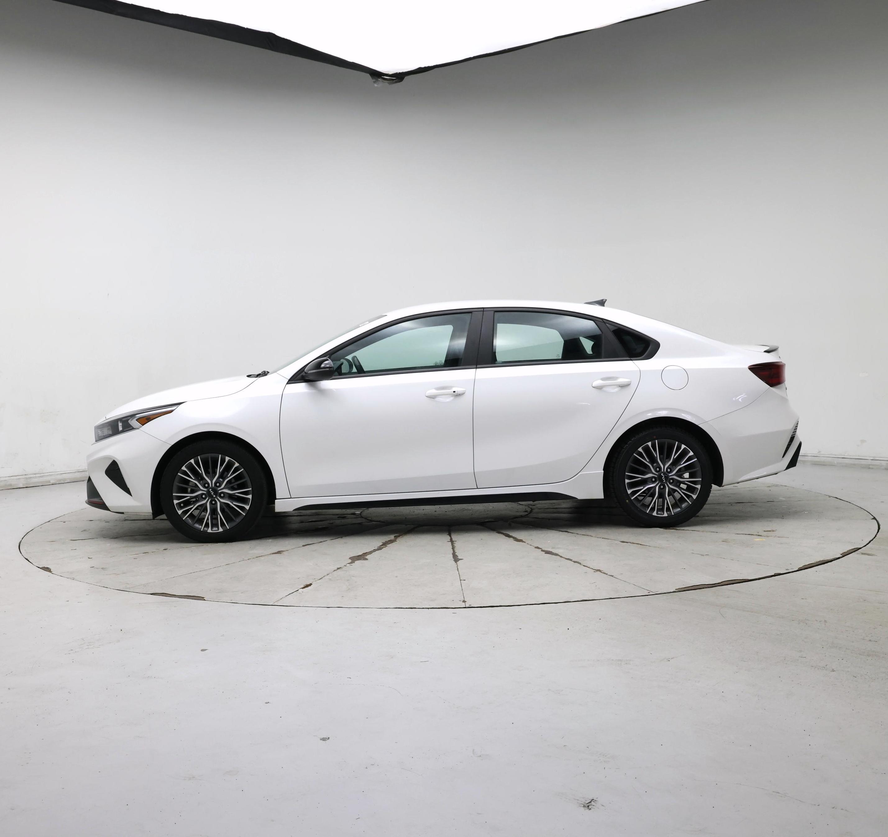 Thumbnail: 2023 Kia Forte - 3