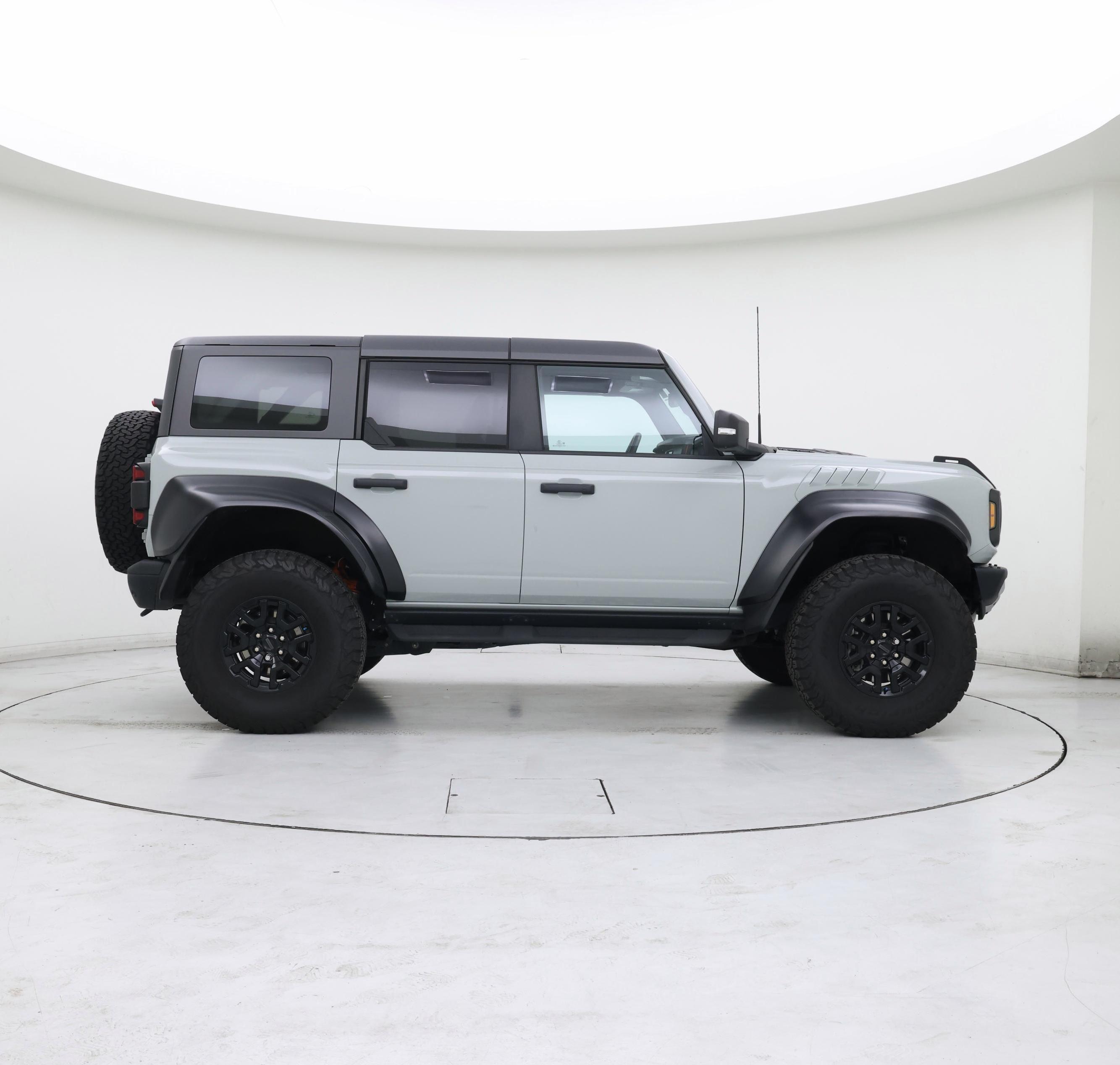 Thumbnail: 2023 Ford Bronco - 7