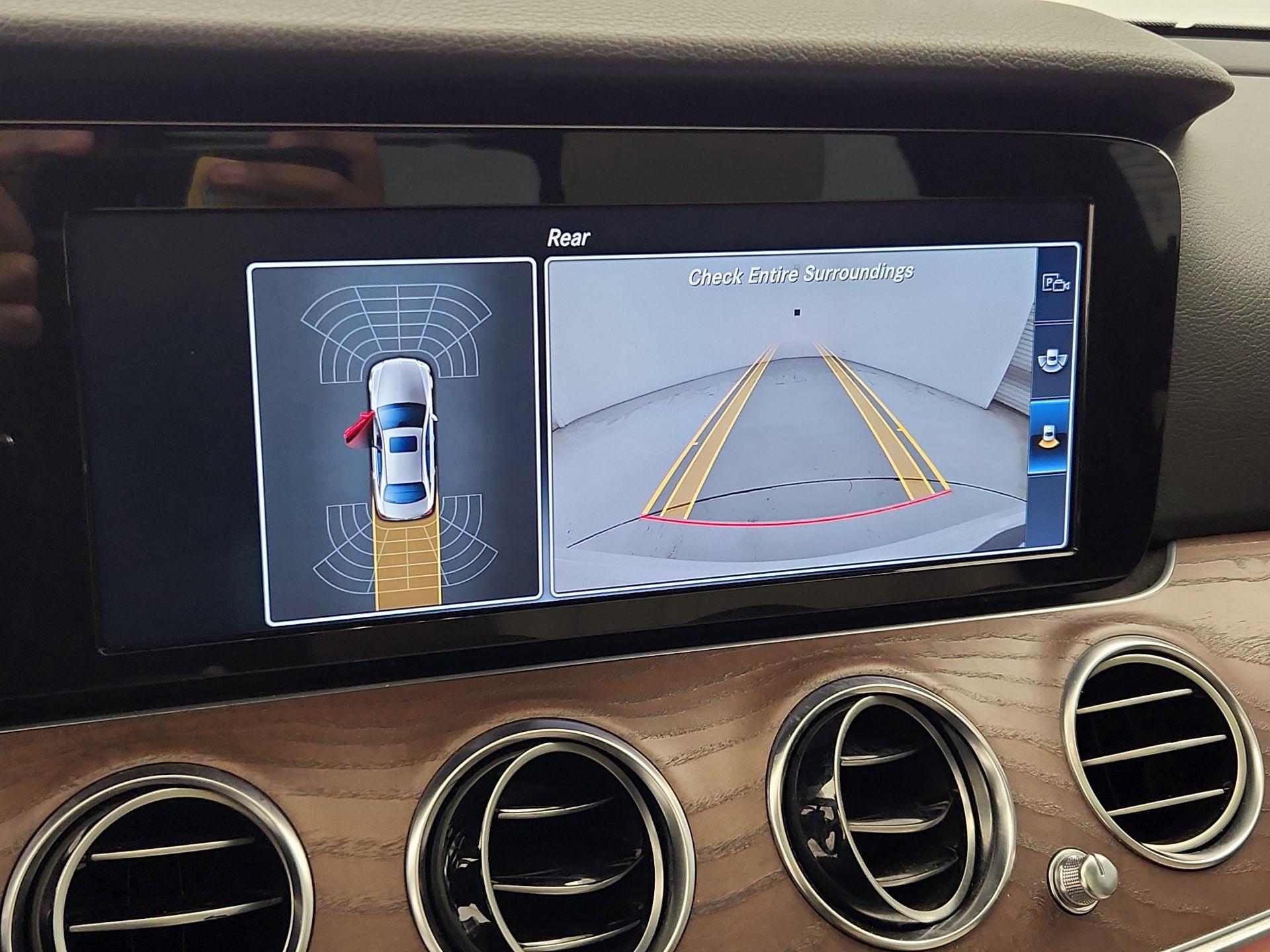 Thumbnail: 2017 Mercedes-Benz E-Class - 15