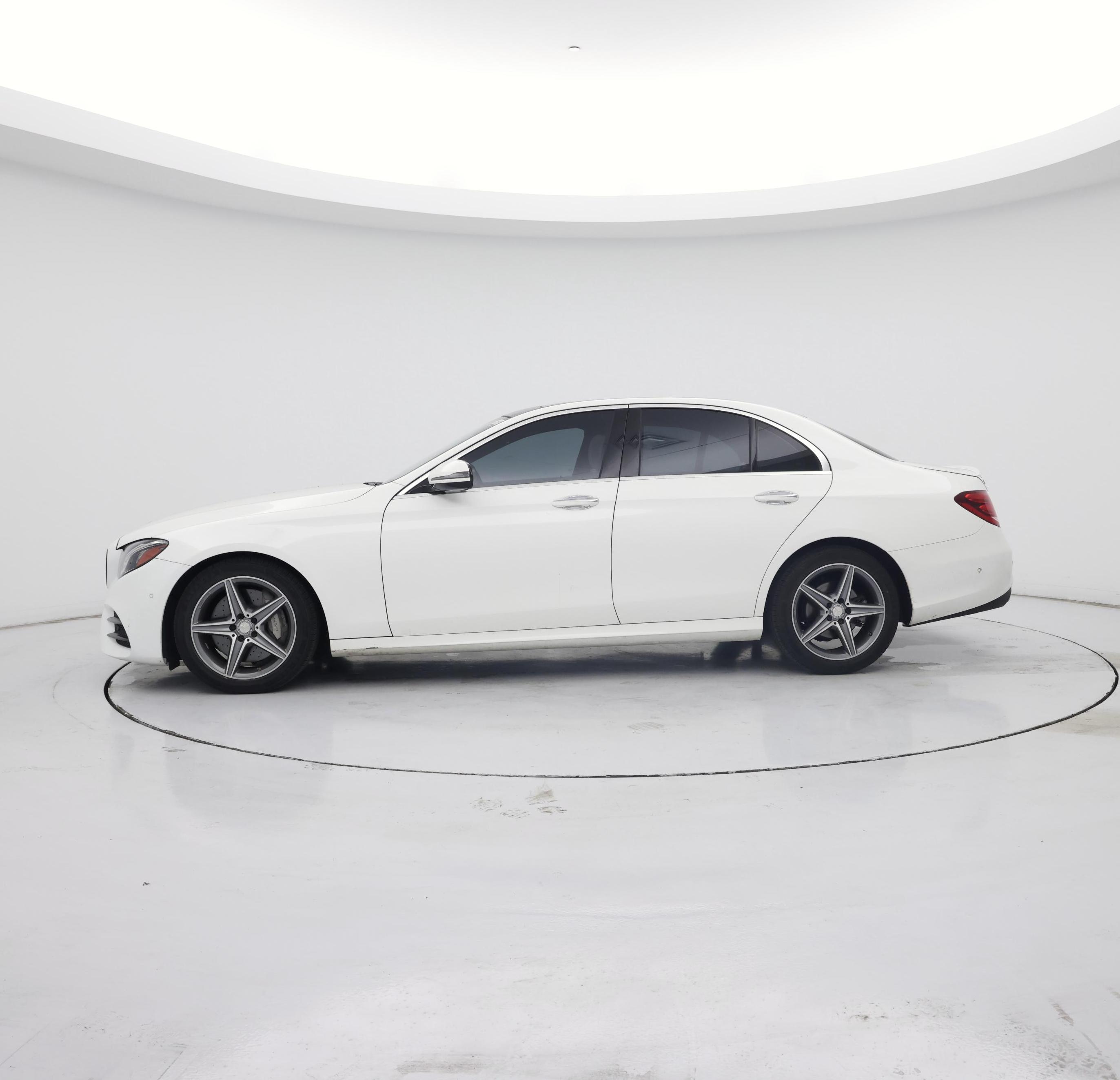 Thumbnail: 2017 Mercedes-Benz E-Class - 3