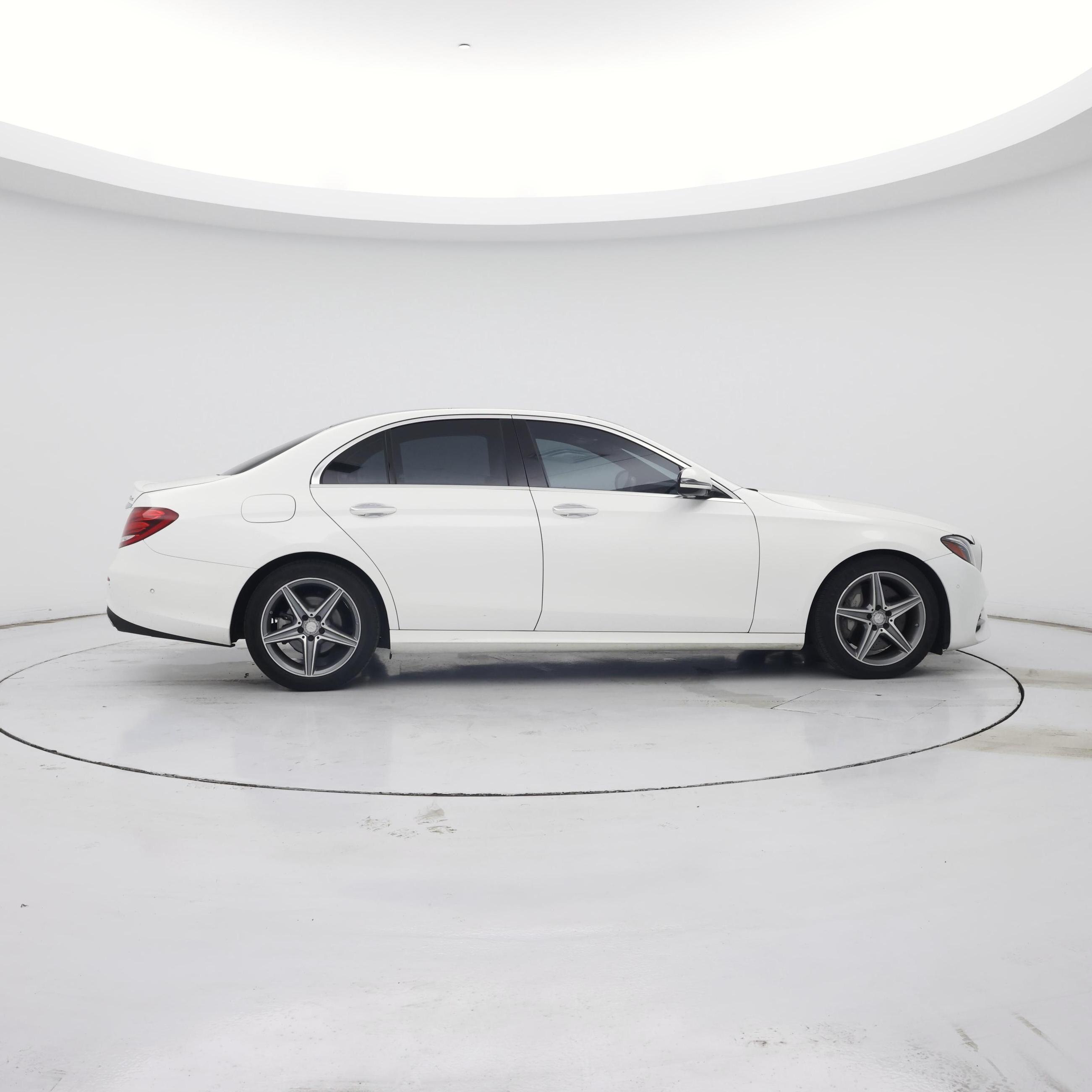 Thumbnail: 2017 Mercedes-Benz E-Class - 7