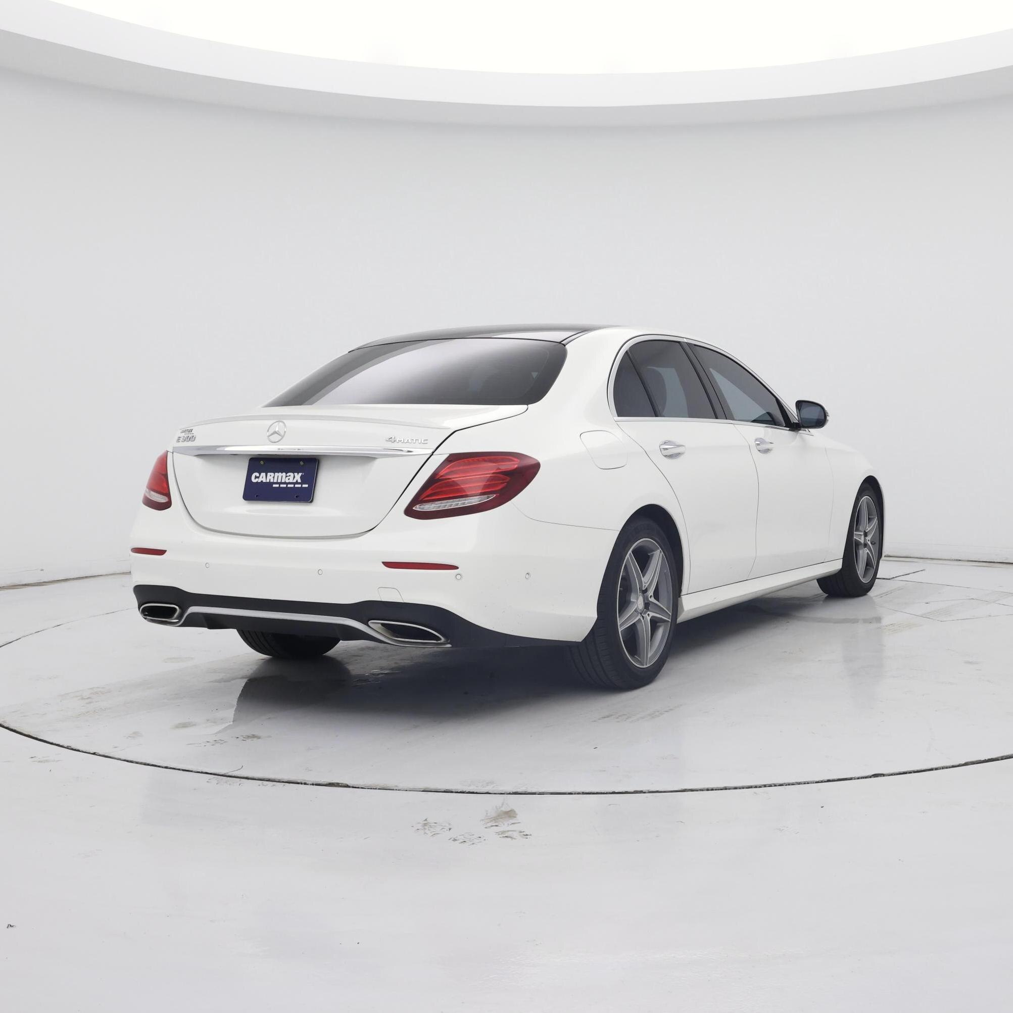 Thumbnail: 2017 Mercedes-Benz E-Class - 8