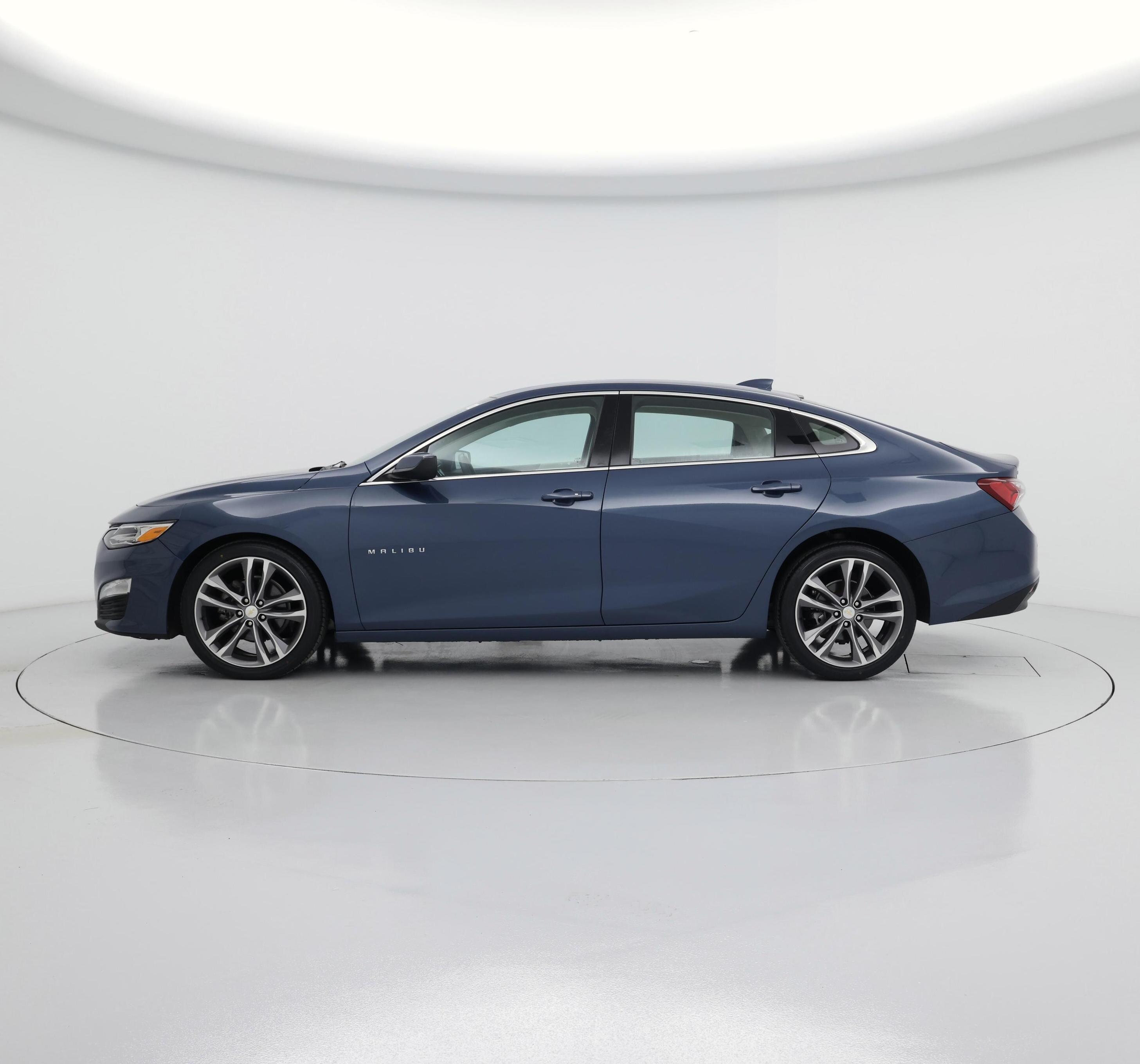 Thumbnail: 2024 Chevrolet Malibu - 3