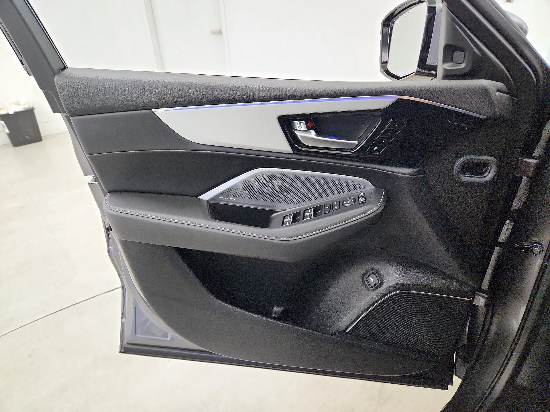 Thumbnail: 2026 Acura MDX - 12