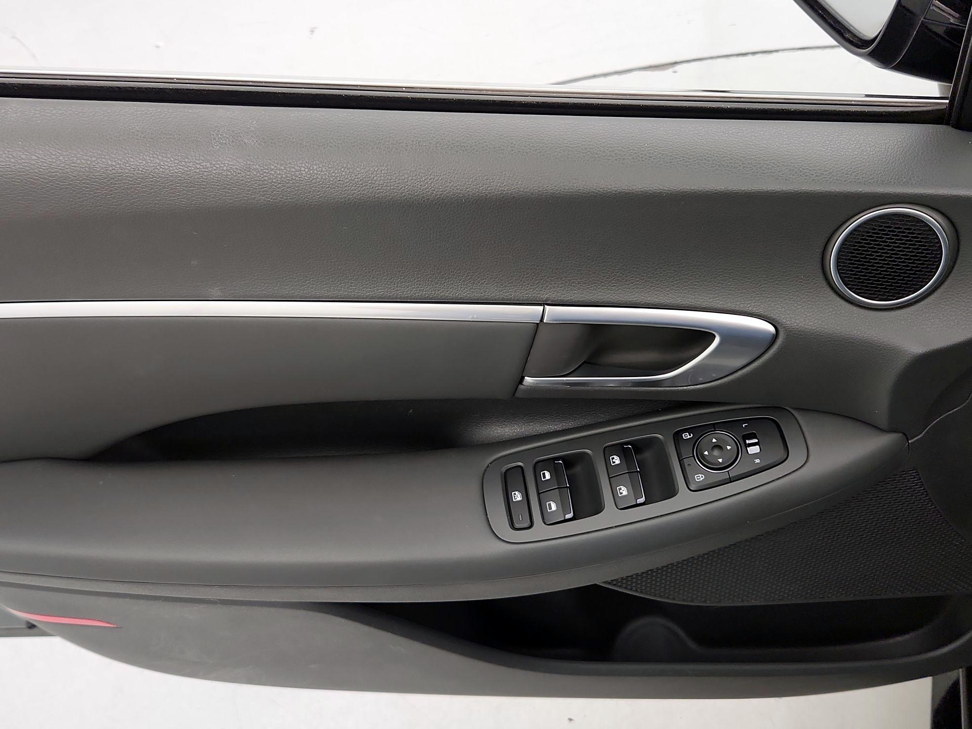 Thumbnail: 2020 Hyundai Sonata - 12
