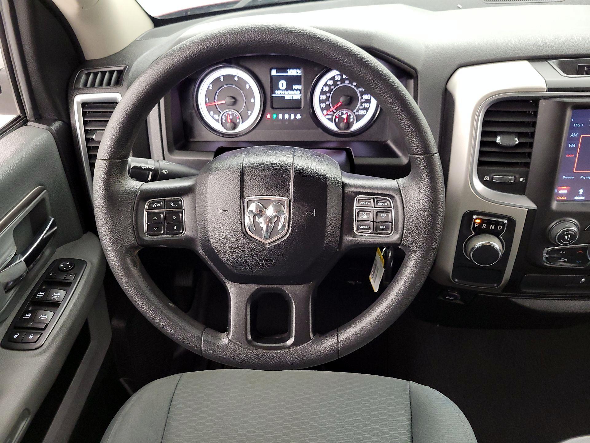 Thumbnail: 2020 RAM 1500 Classic - 10