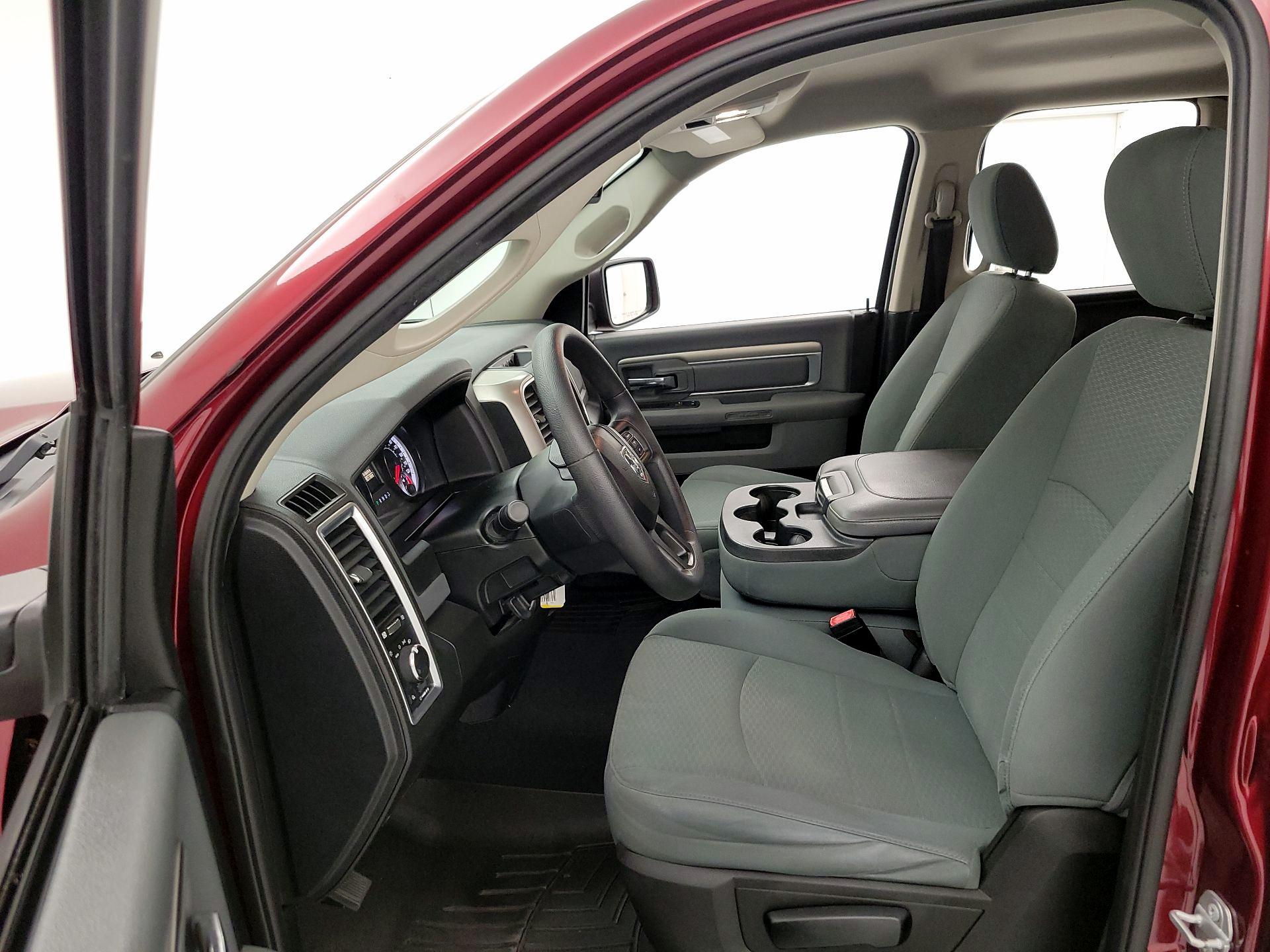 Thumbnail: 2020 RAM 1500 Classic - 11