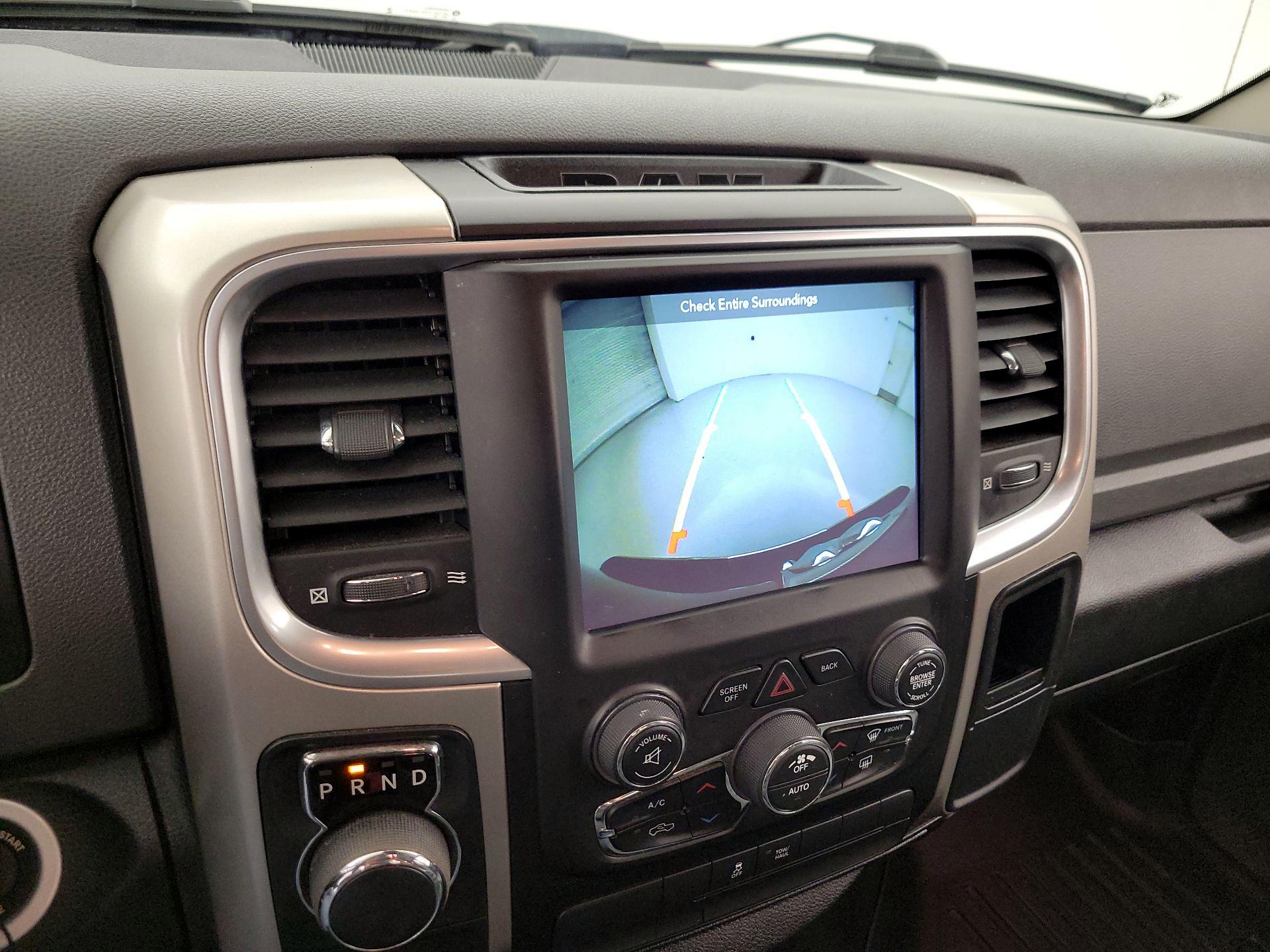 Thumbnail: 2020 RAM 1500 Classic - 14