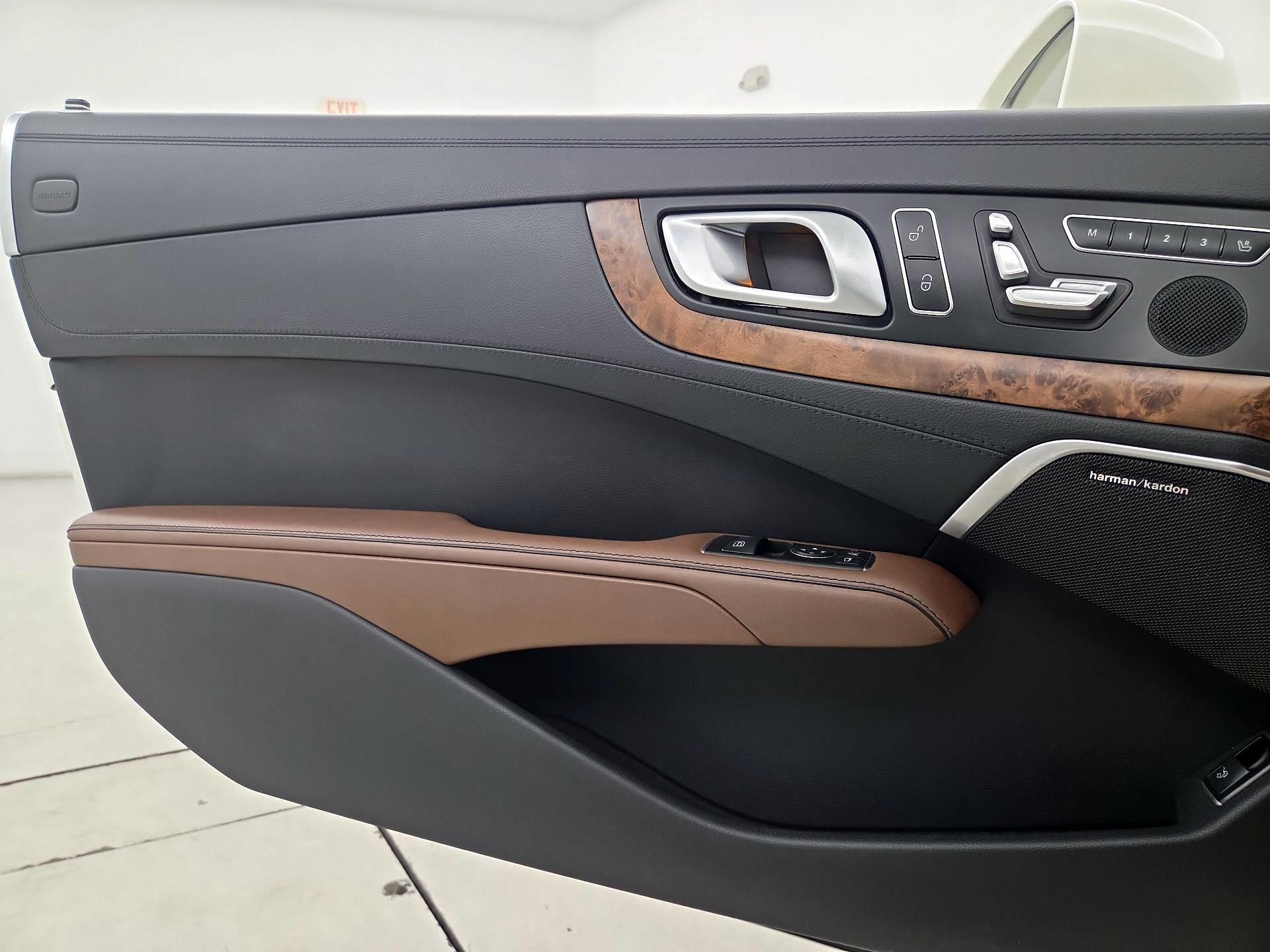 Thumbnail: 2016 Mercedes-Benz SL-Class - 12