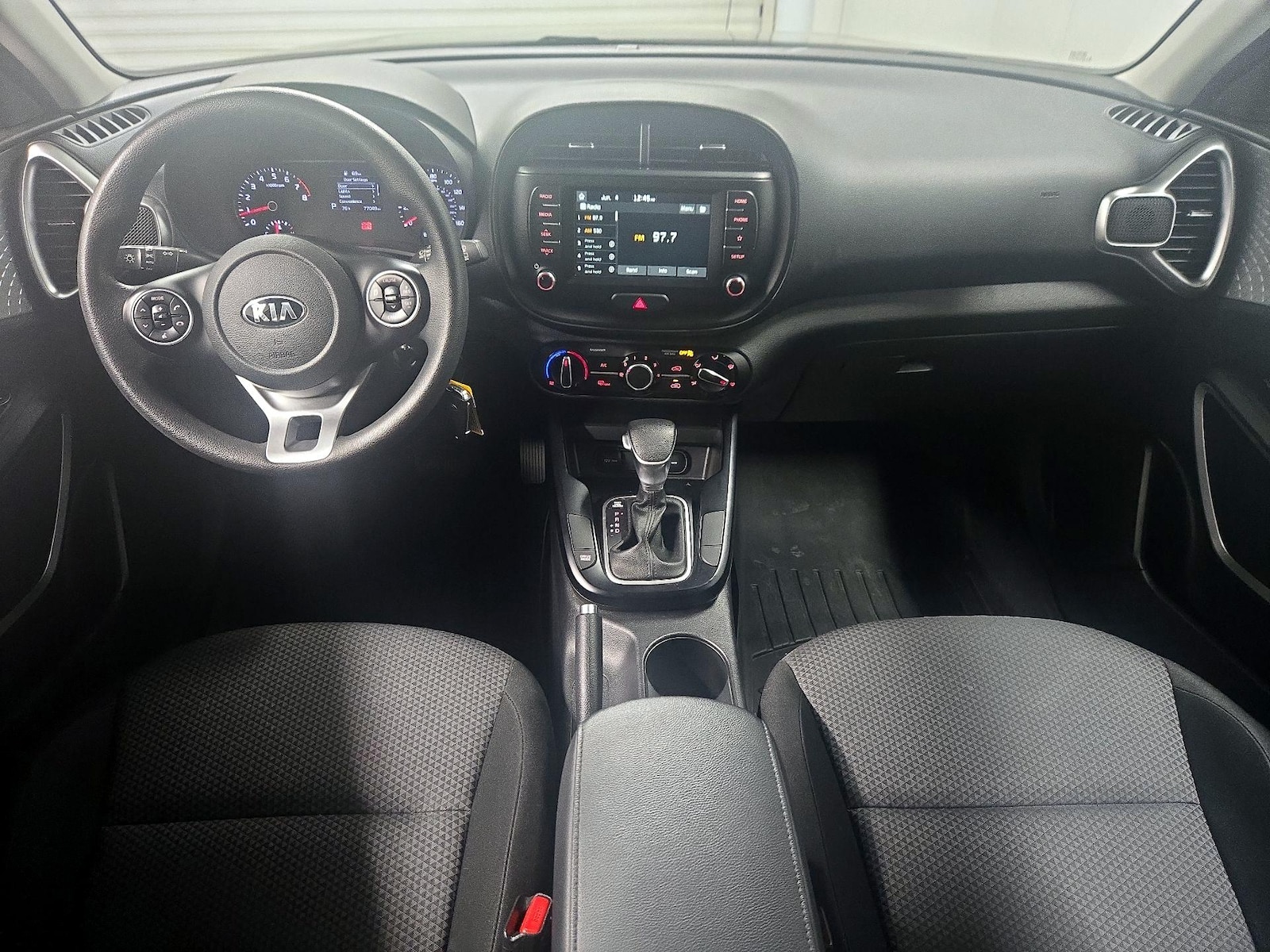 2020 Kia Soul LX - Photo 10