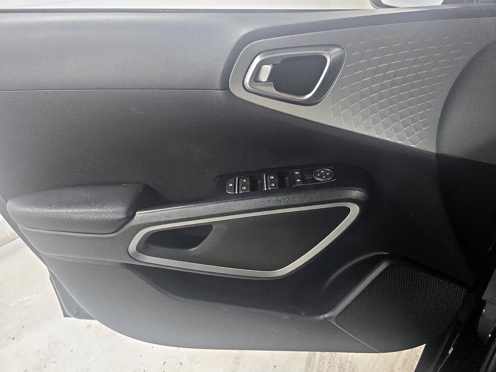 2020 Kia Soul LX - Photo 13
