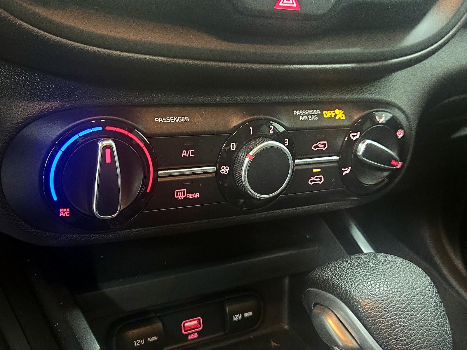 2020 Kia Soul LX - Photo 17