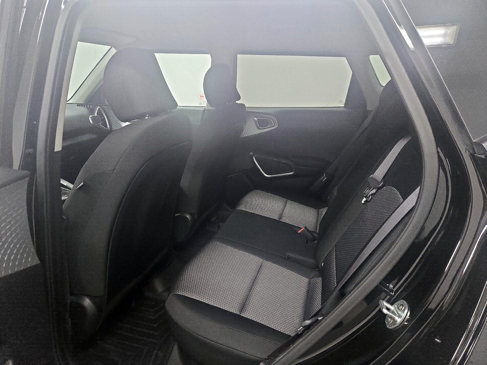 2020 Kia Soul LX - Photo 20