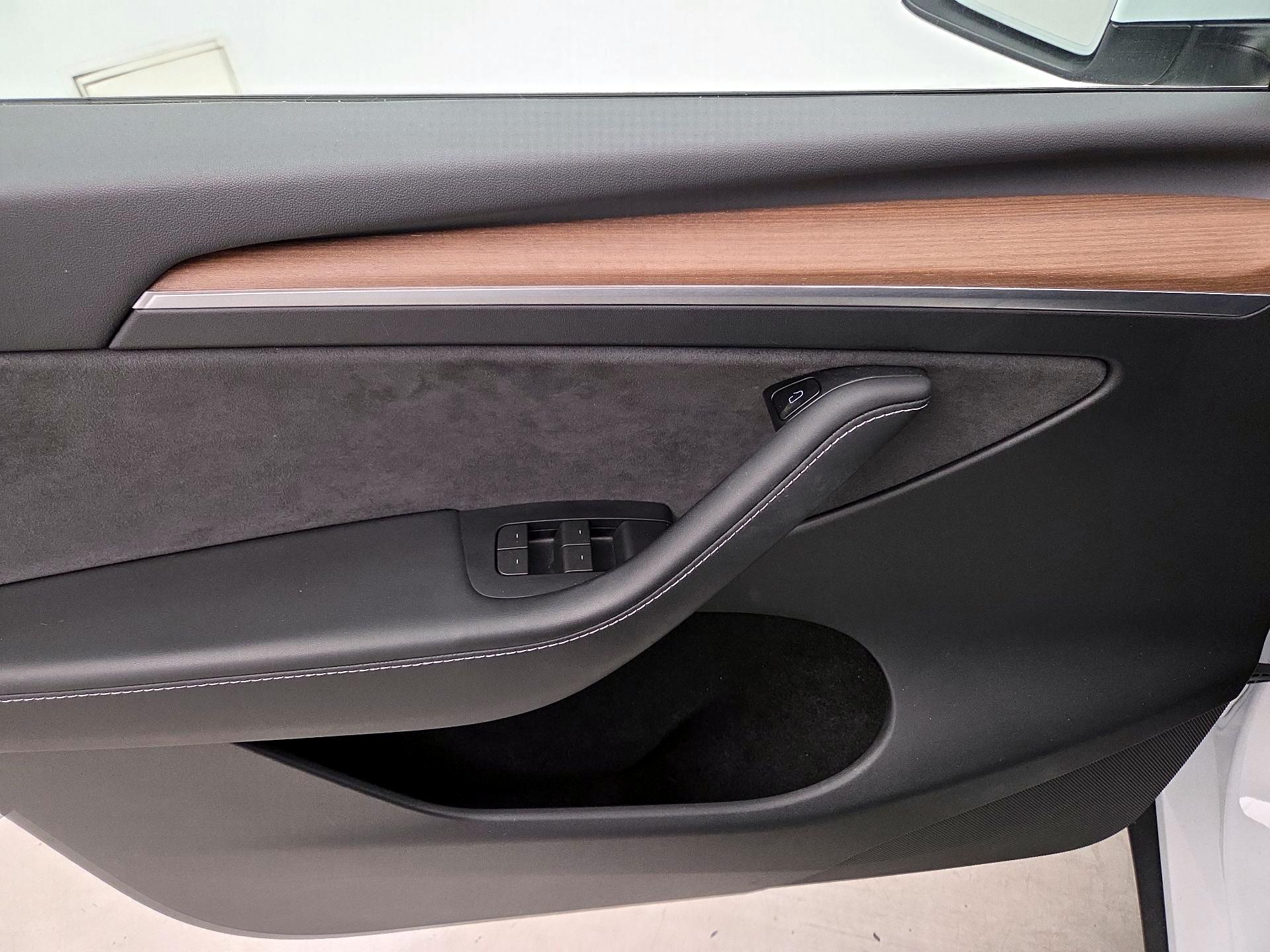 Thumbnail: 2023 Tesla Model Y - 12