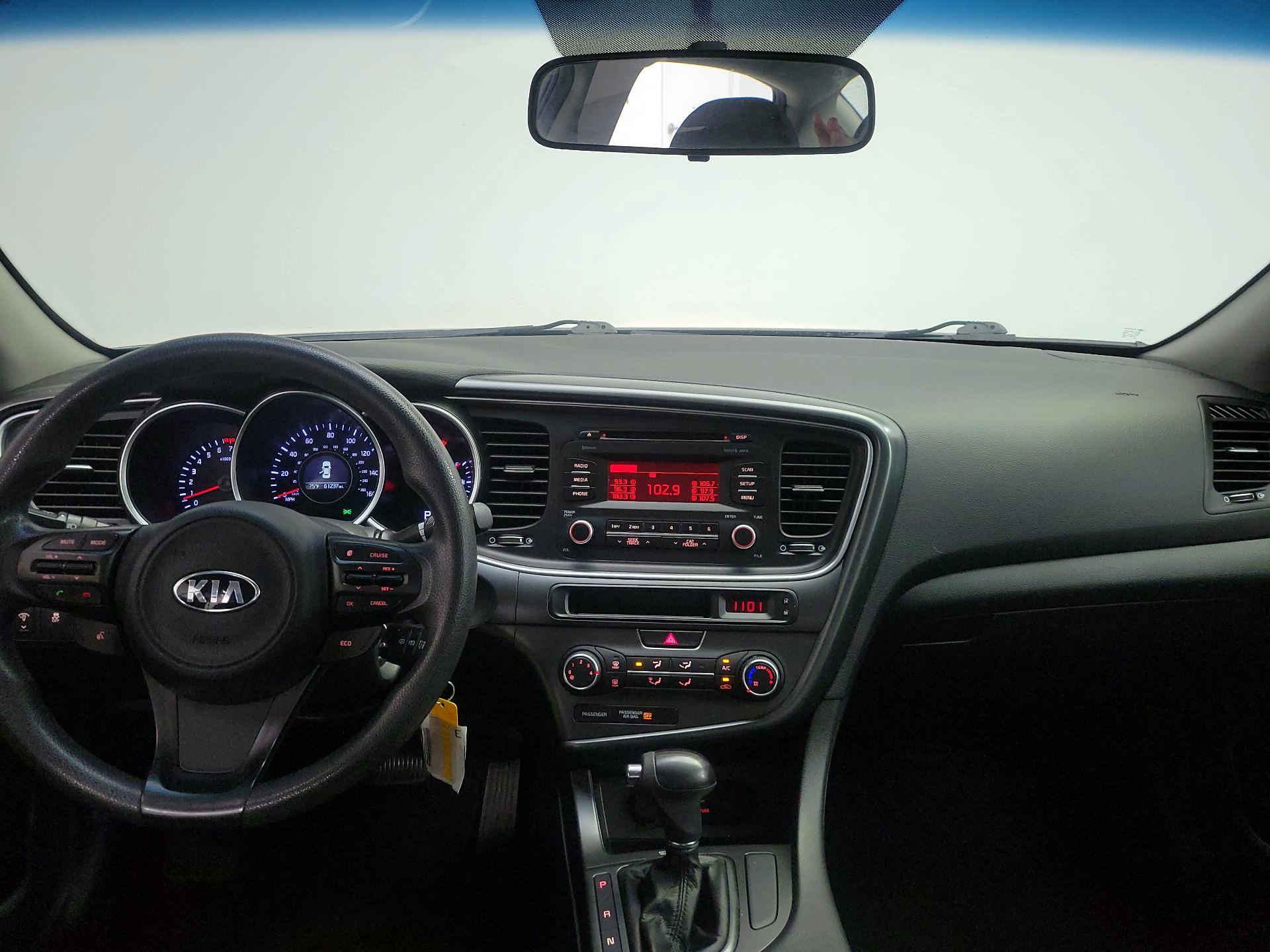 Thumbnail: 2015 Kia Optima - 9