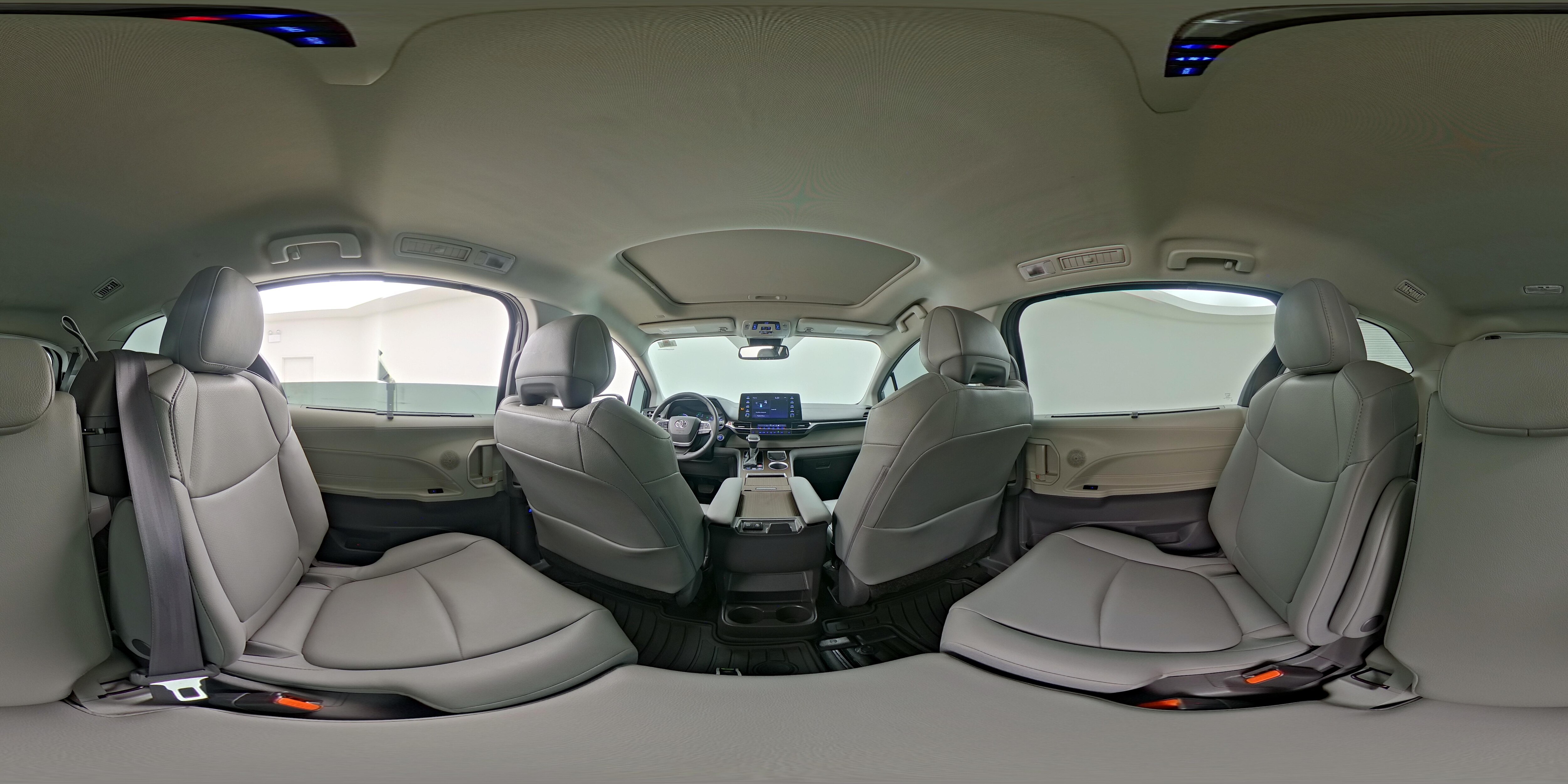 2021 Toyota Sienna XLE - Photo 27