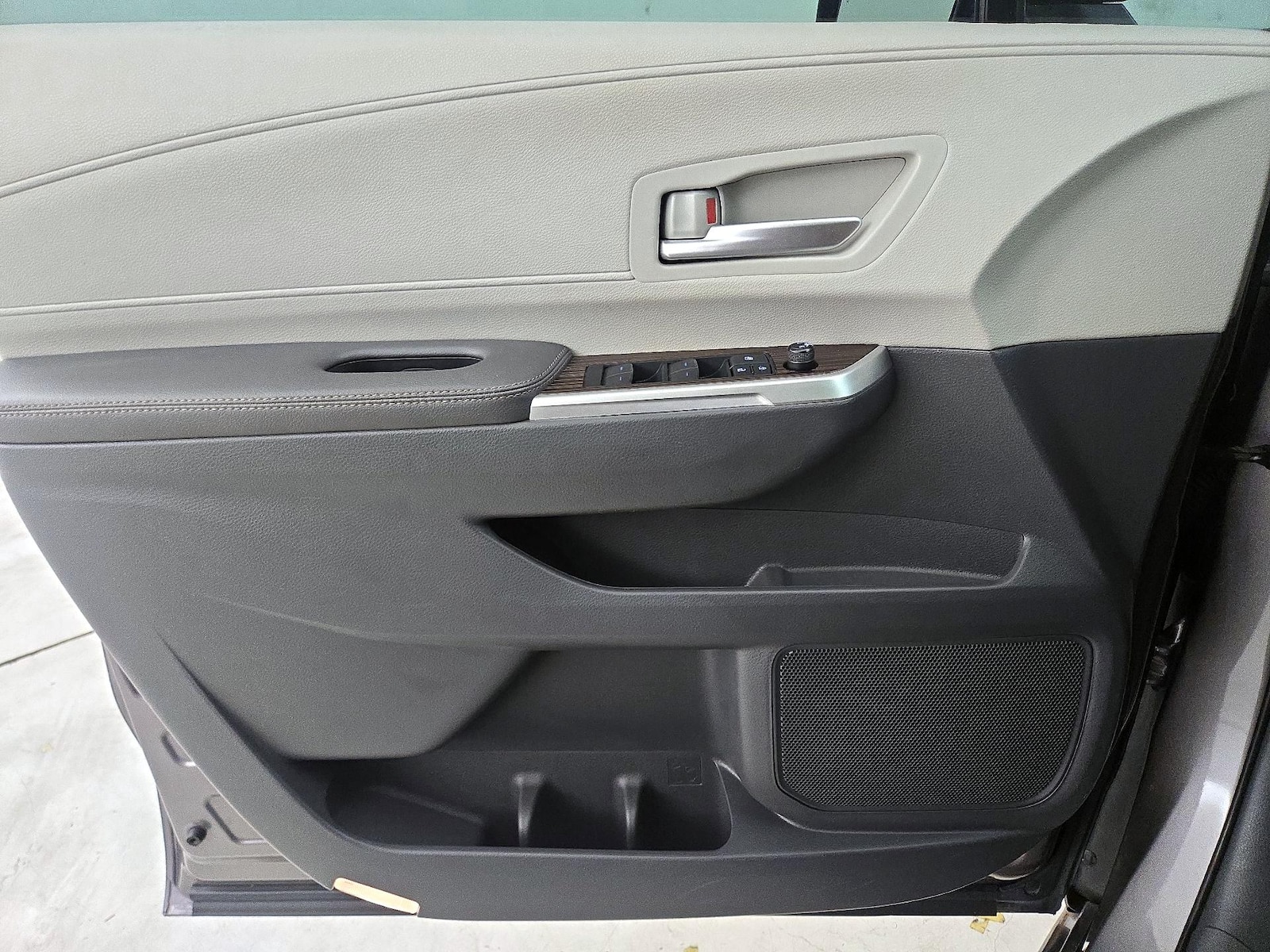 2021 Toyota Sienna XLE - Photo 13