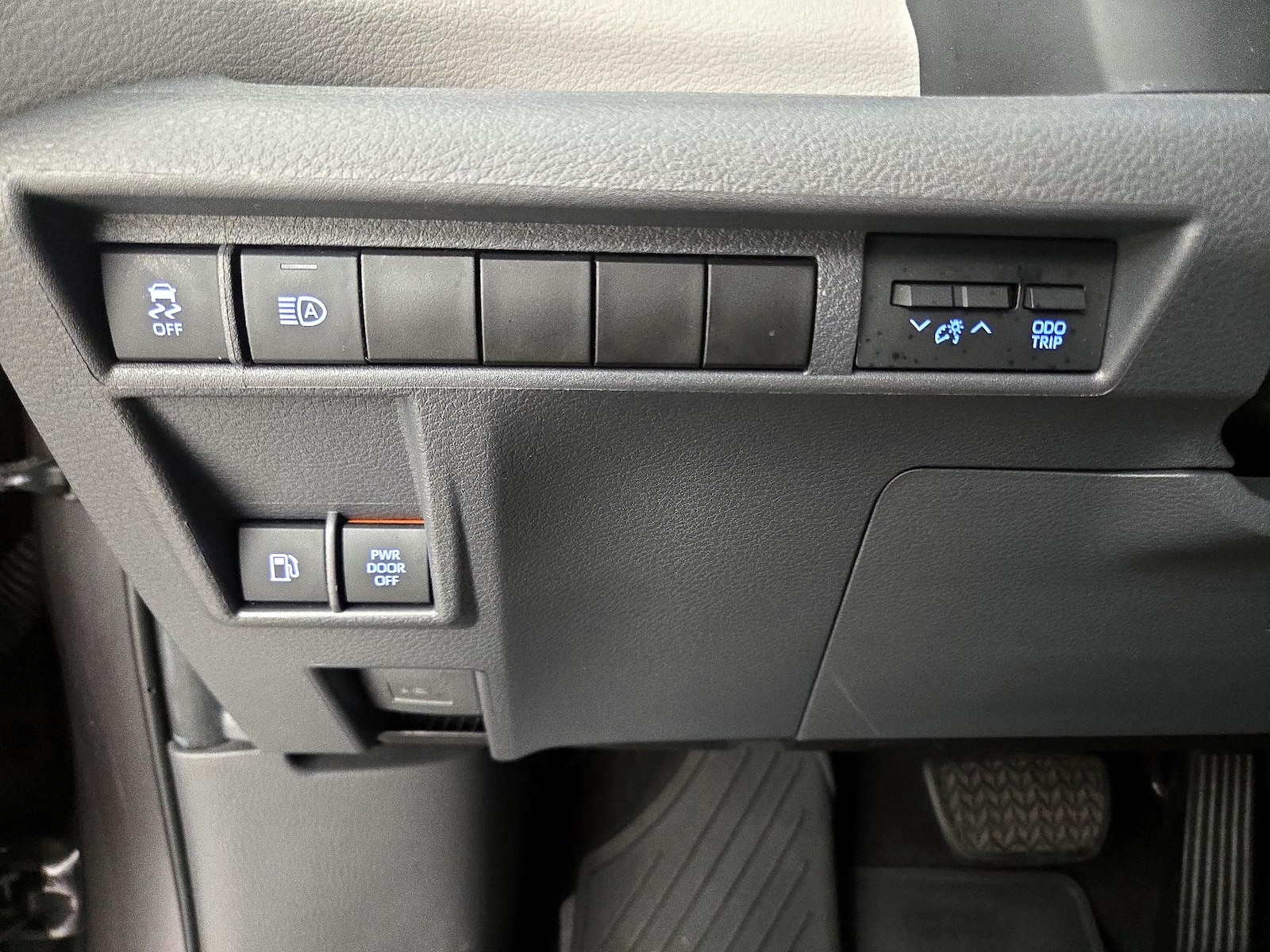 2021 Toyota Sienna XLE - Photo 14