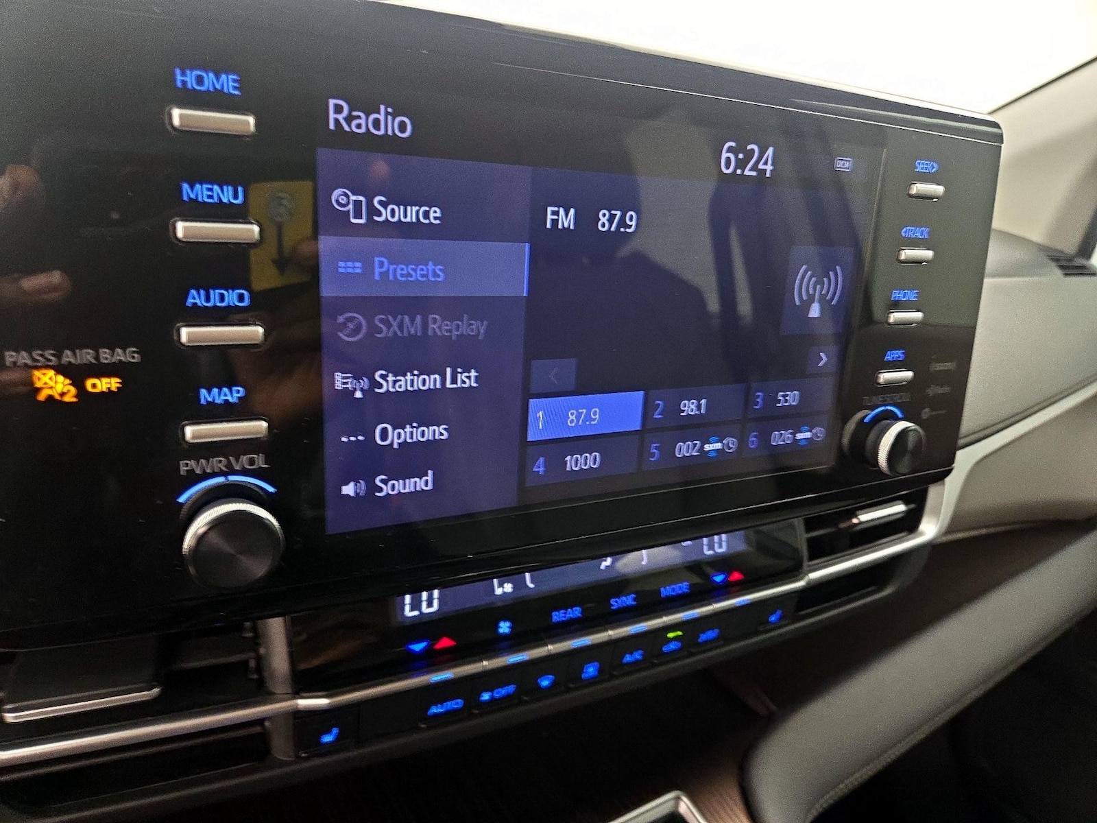 2021 Toyota Sienna XLE - Photo 16