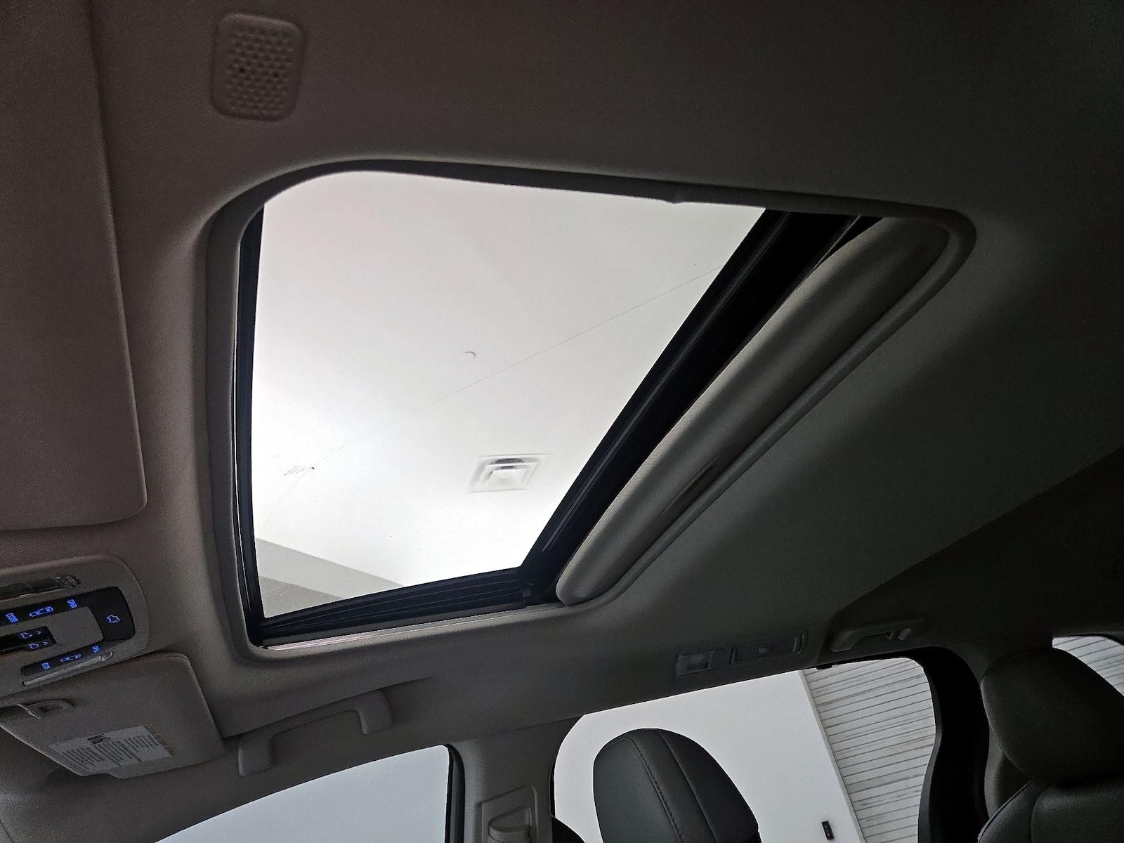 2021 Toyota Sienna XLE - Photo 20