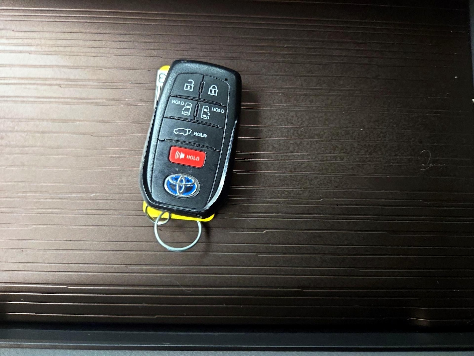 2021 Toyota Sienna XLE - Photo 25