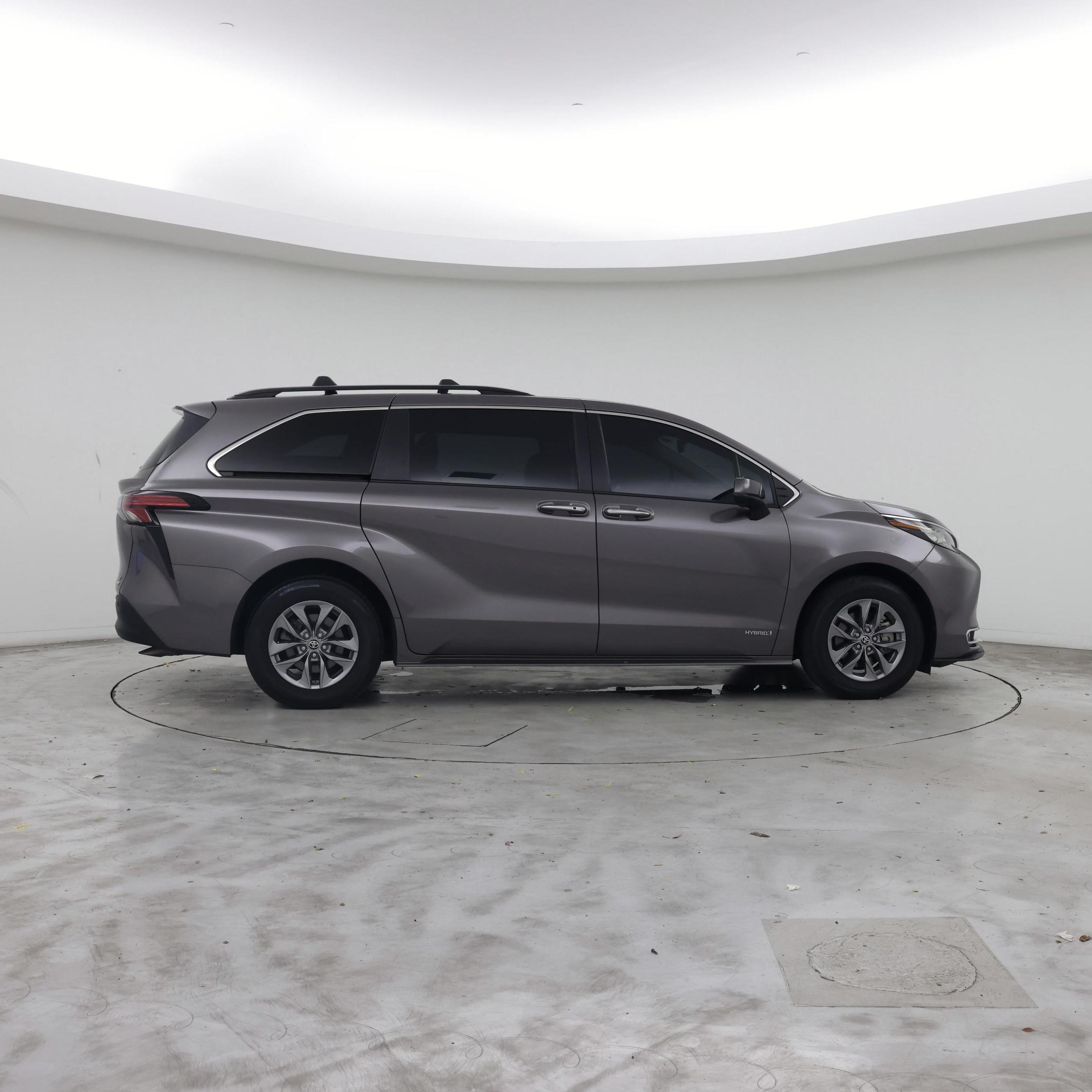 Thumbnail: 2021 Toyota Sienna - 7