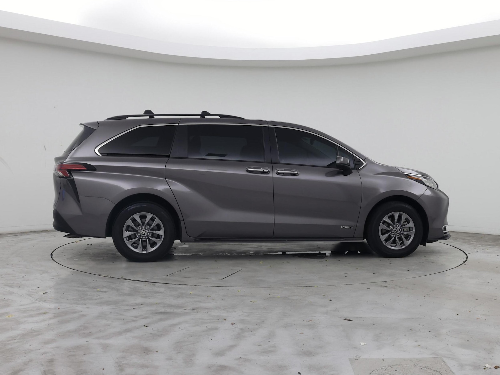 2021 Toyota Sienna XLE - Photo 8