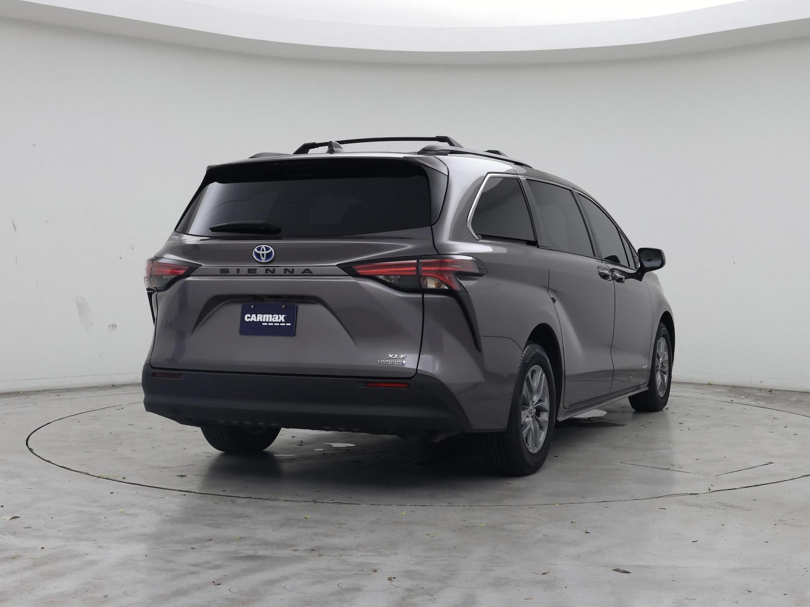 2021 Toyota Sienna XLE - Photo 9