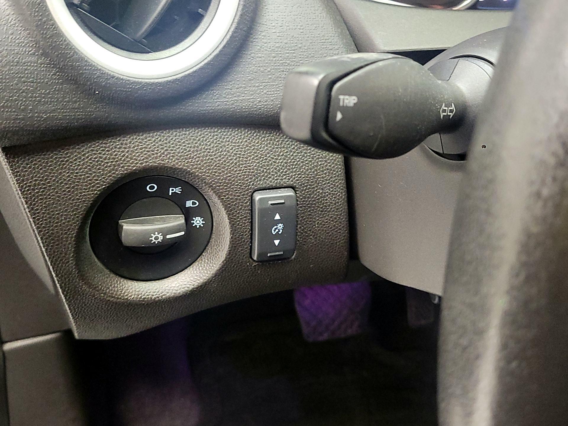 Thumbnail: 2016 Ford Fiesta - 13