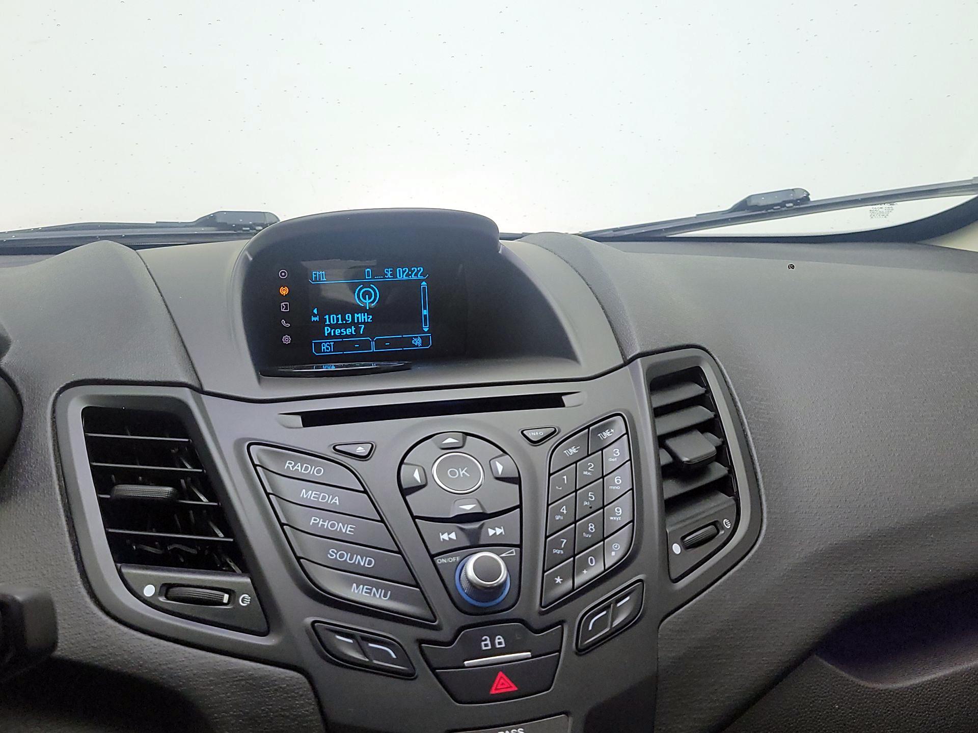 Thumbnail: 2016 Ford Fiesta - 14