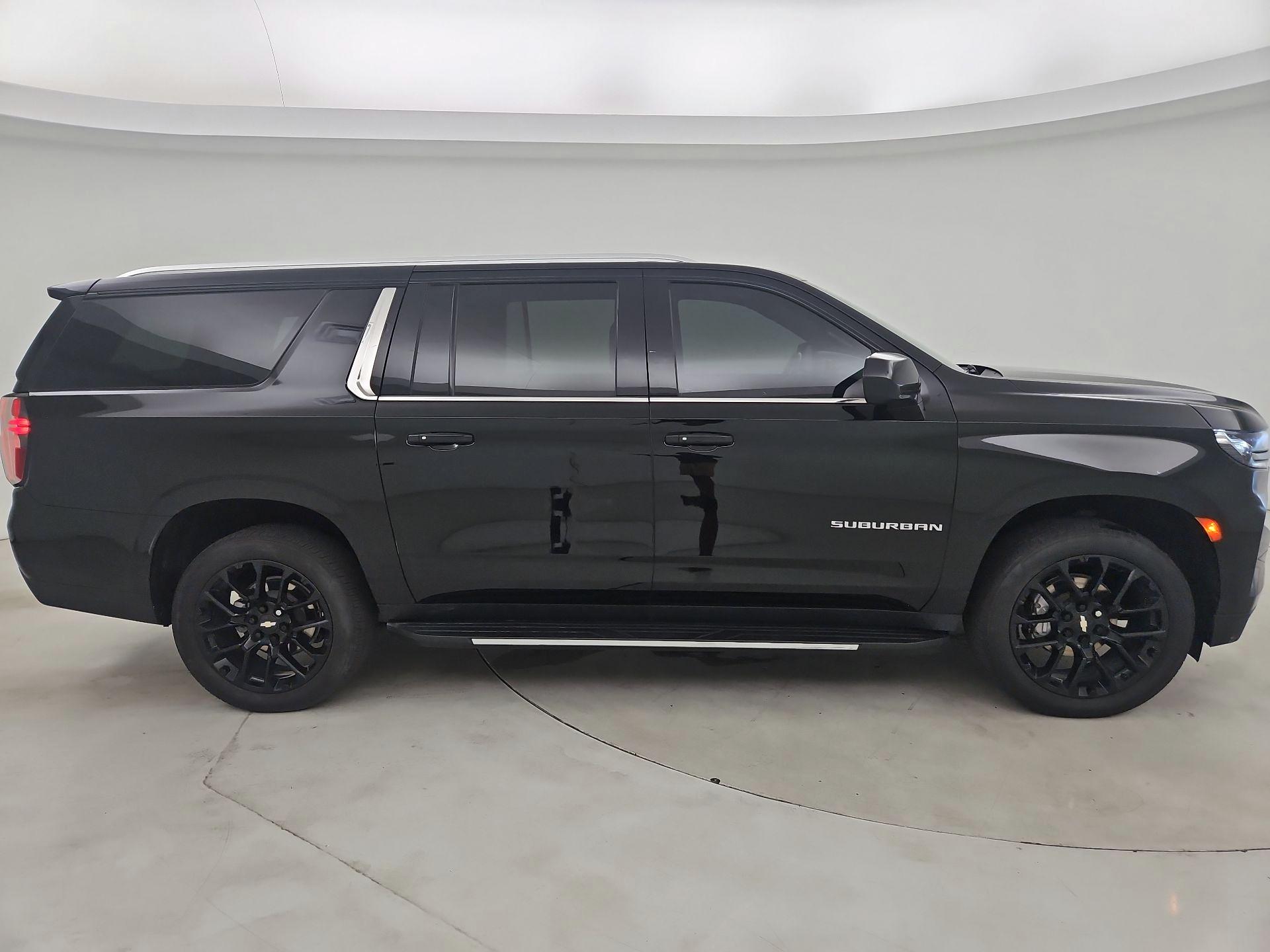 Thumbnail: 2022 Chevrolet Suburban - 4