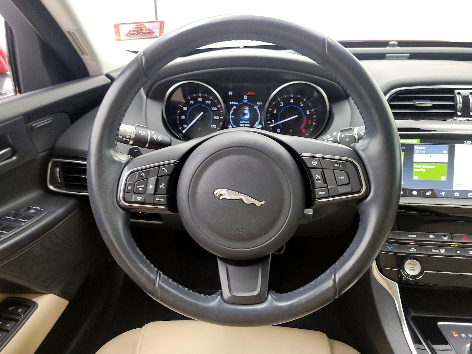 2019 Jaguar XE Premium - Photo 11