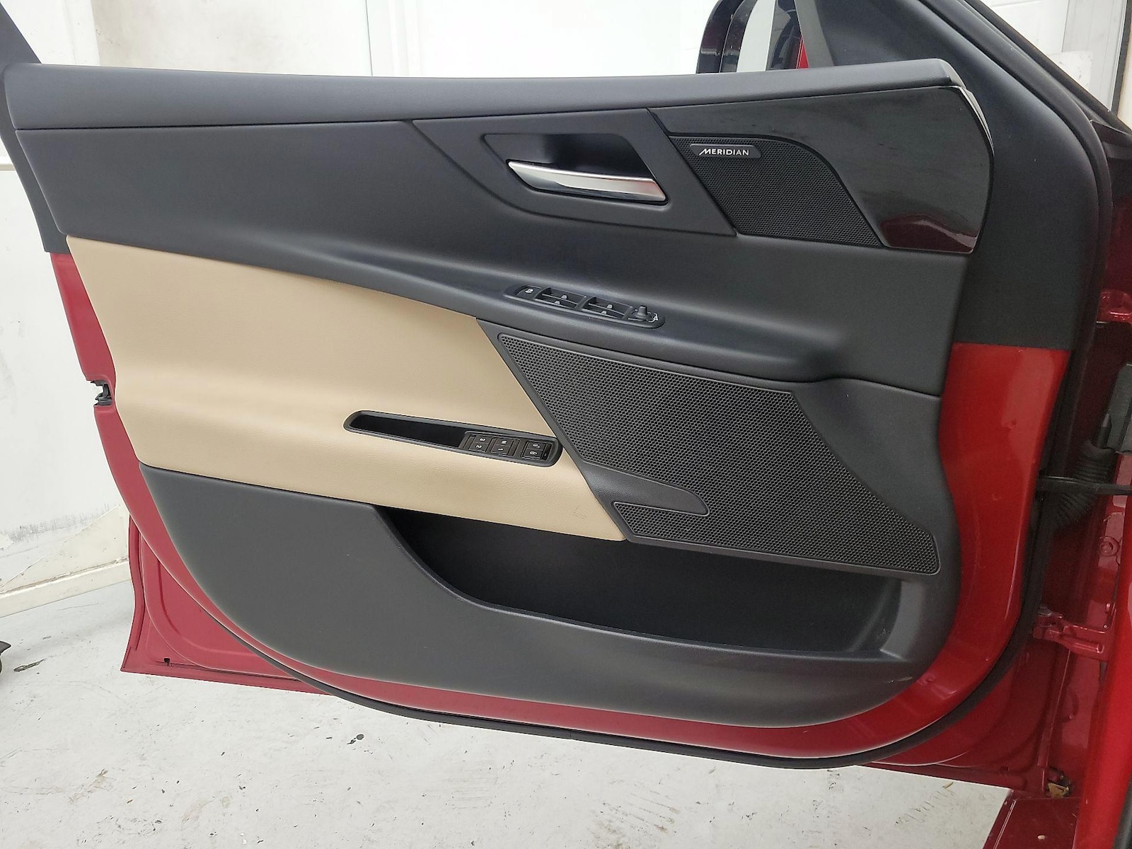 2019 Jaguar XE Premium - Photo 13