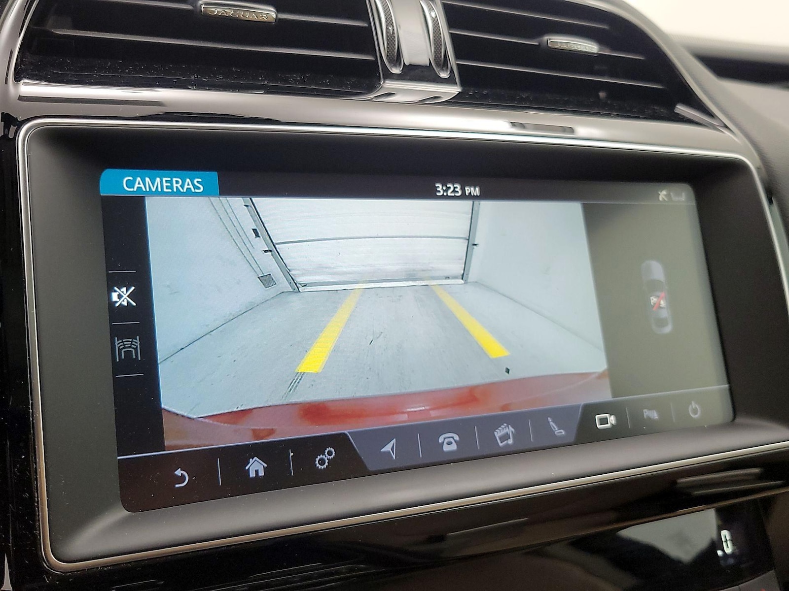 2019 Jaguar XE Premium - Photo 16