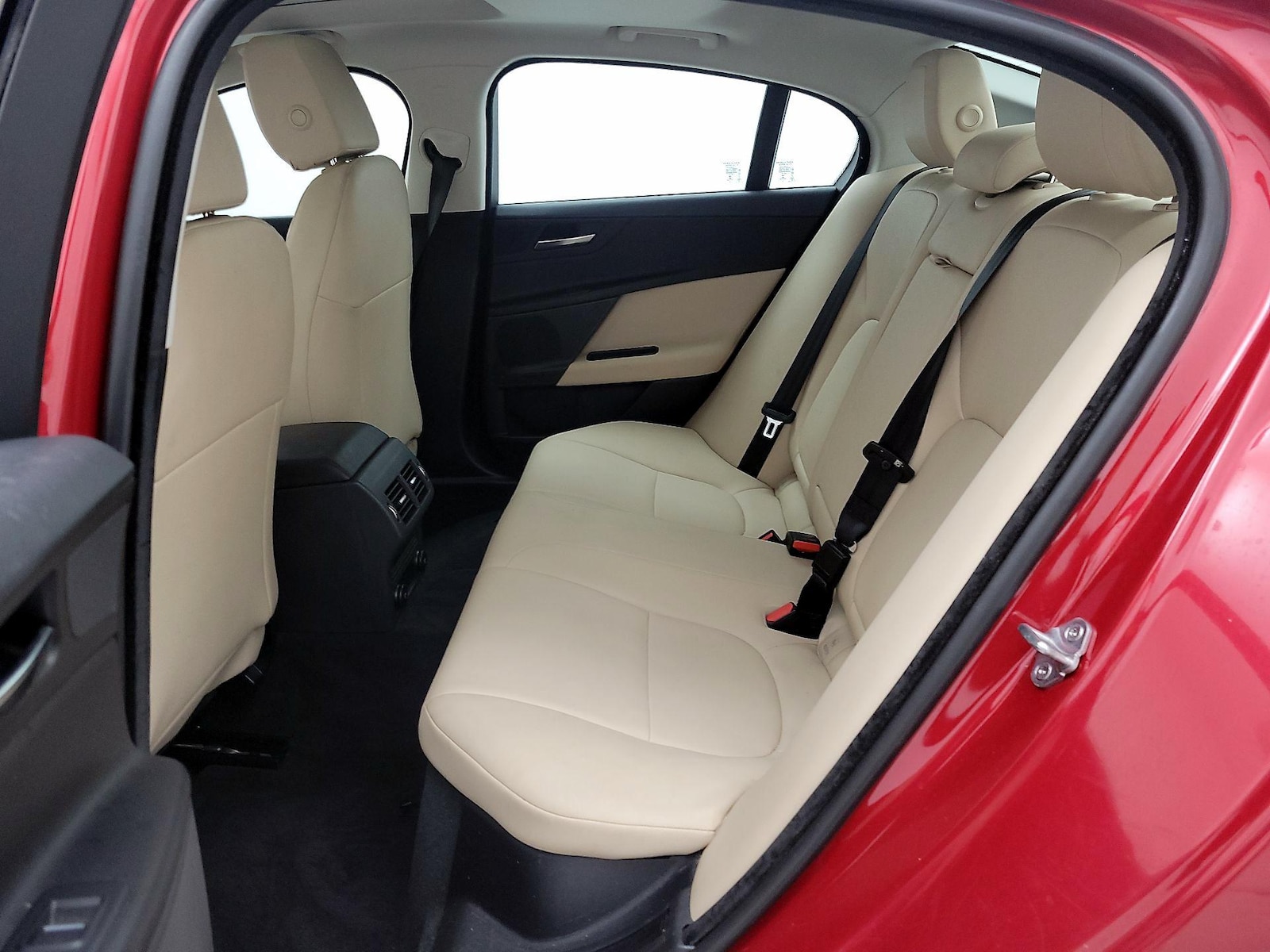 2019 Jaguar XE Premium - Photo 22