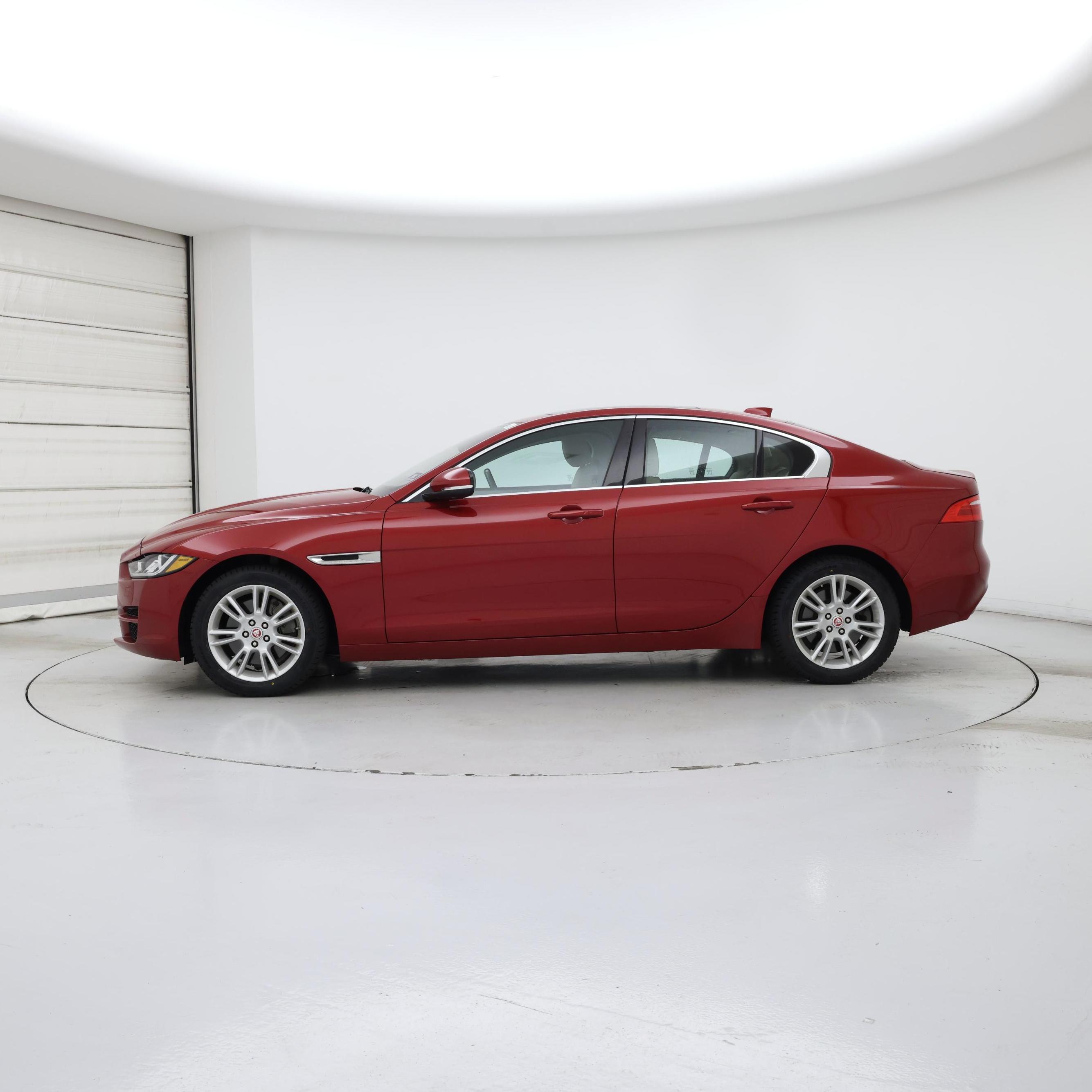 Thumbnail: 2019 Jaguar XE - 3