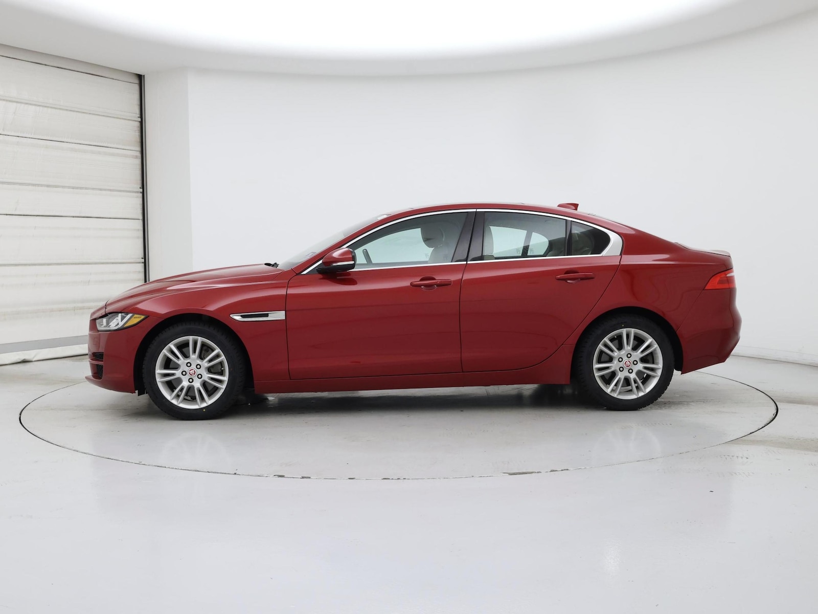 2019 Jaguar XE Premium - Photo 4