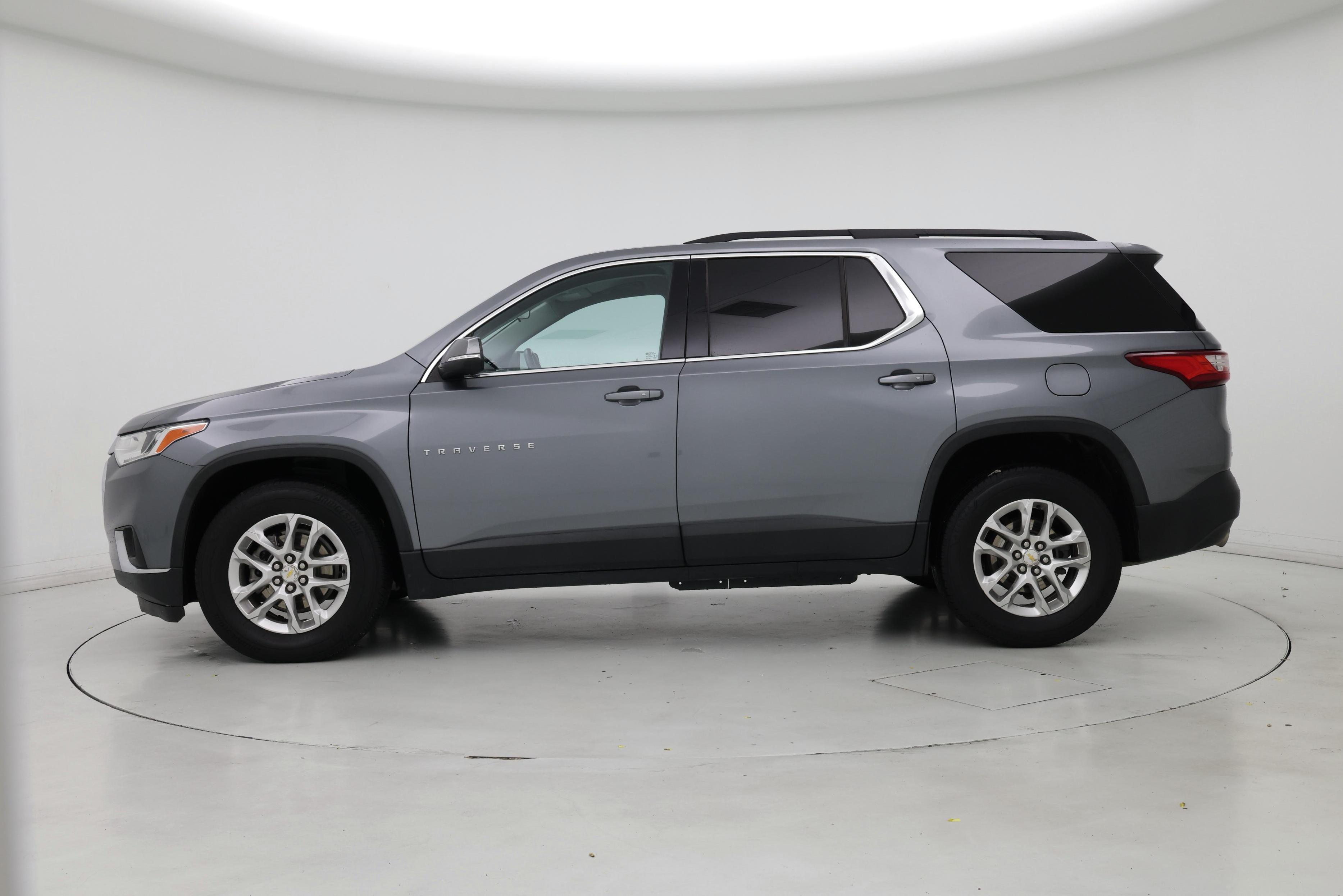 Thumbnail: 2021 Chevrolet Traverse - 3