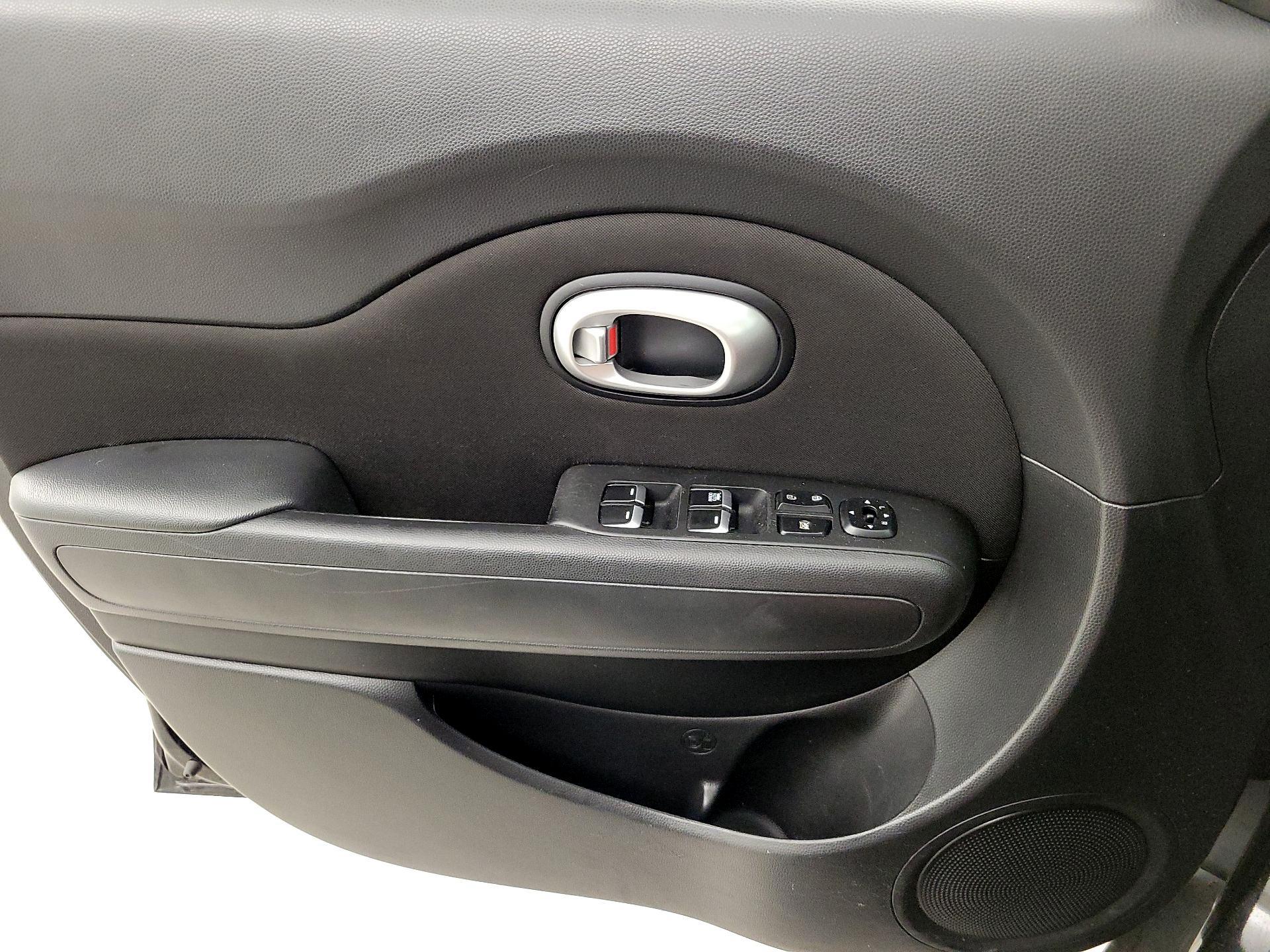 Thumbnail: 2017 Kia Soul - 12