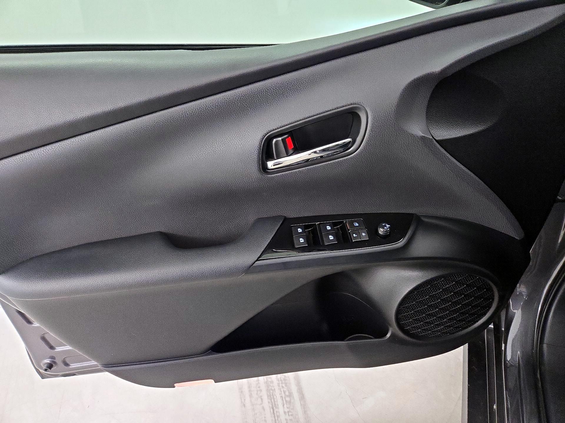 Thumbnail: 2018 Toyota Prius - 12