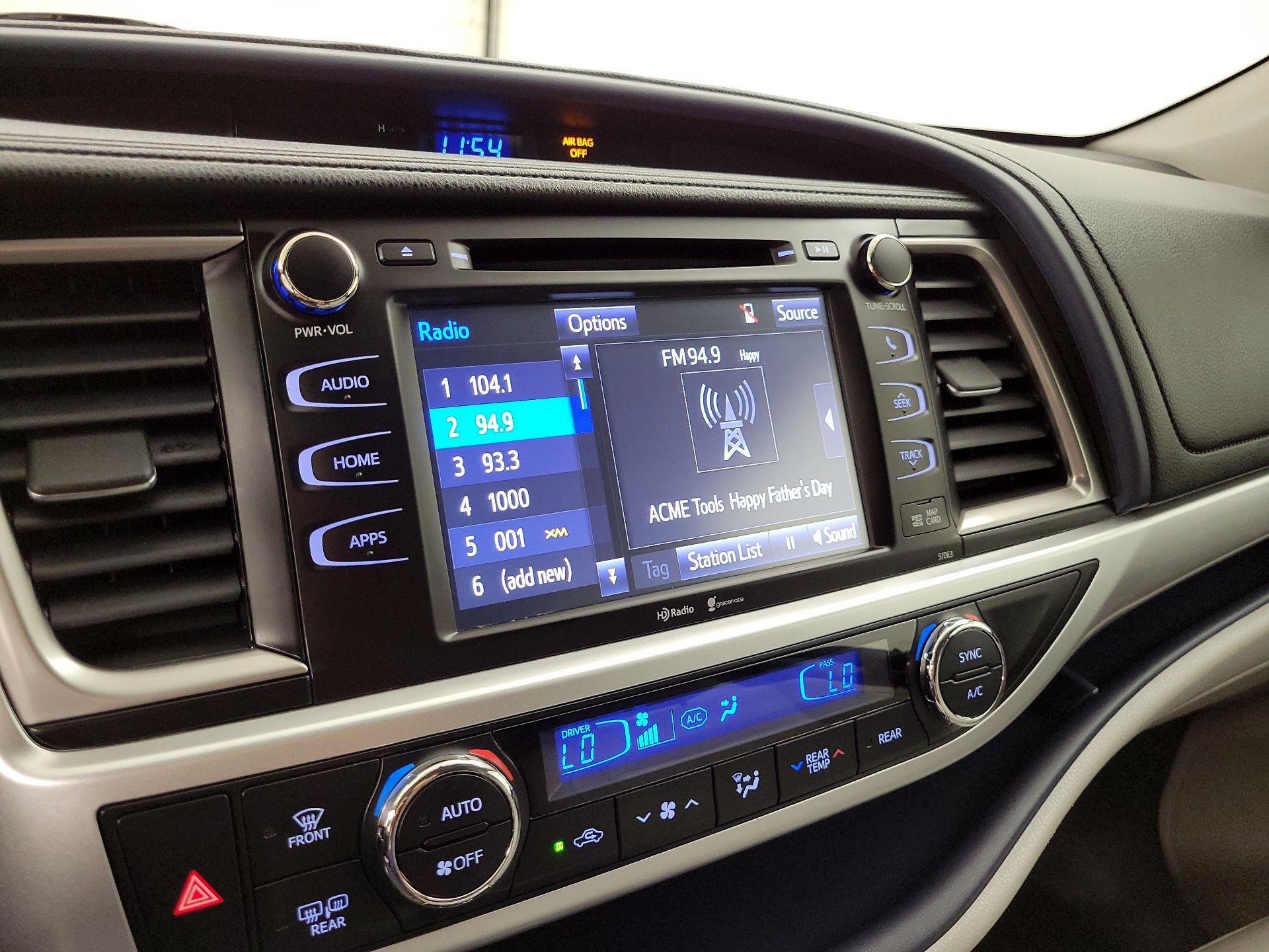 Thumbnail: 2015 Toyota Highlander - 15